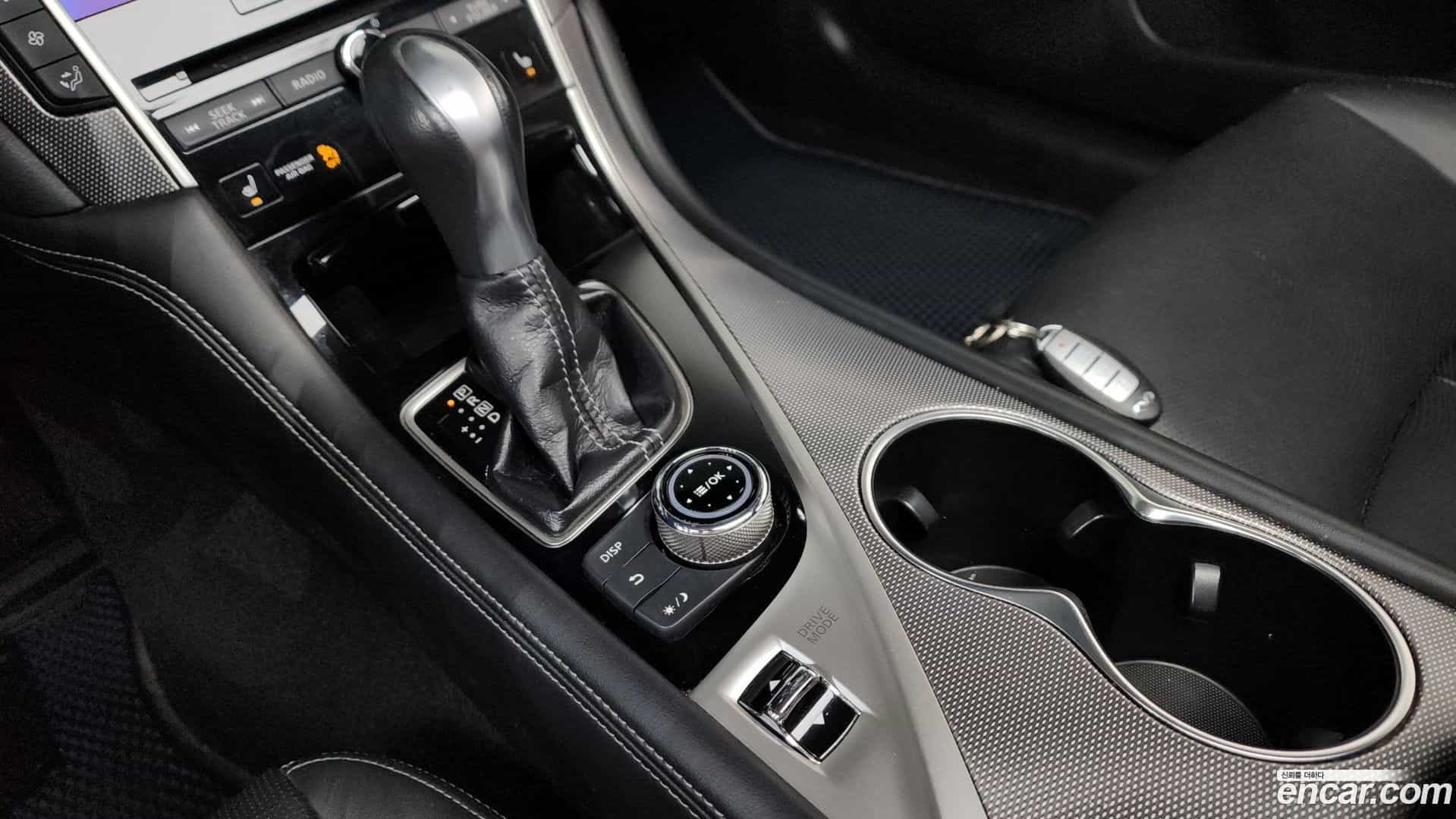 Q50 Infiniti 2016.6-INNER-009