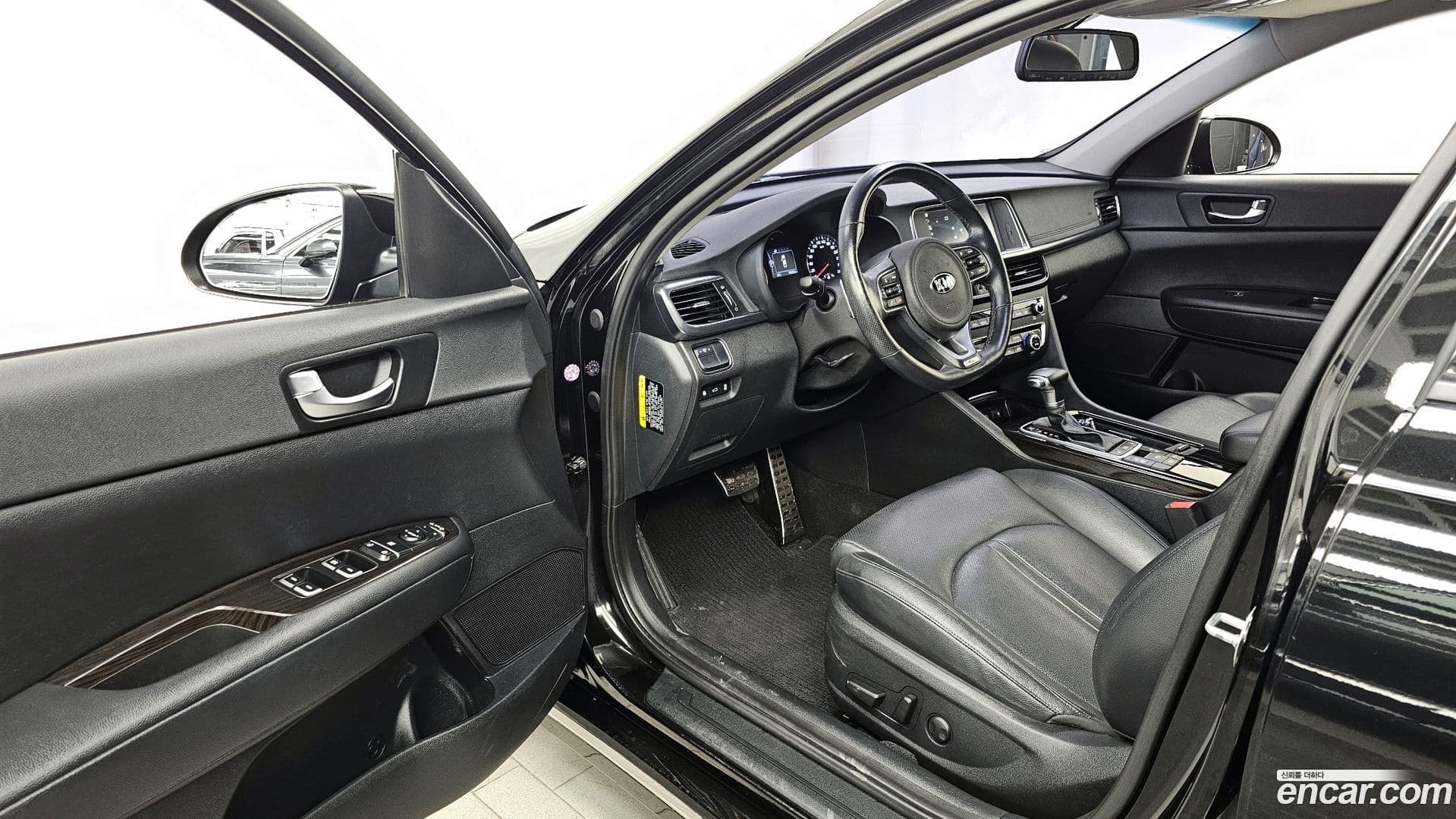 Main__Slider__Photo:K5 Kia 2015.9-9