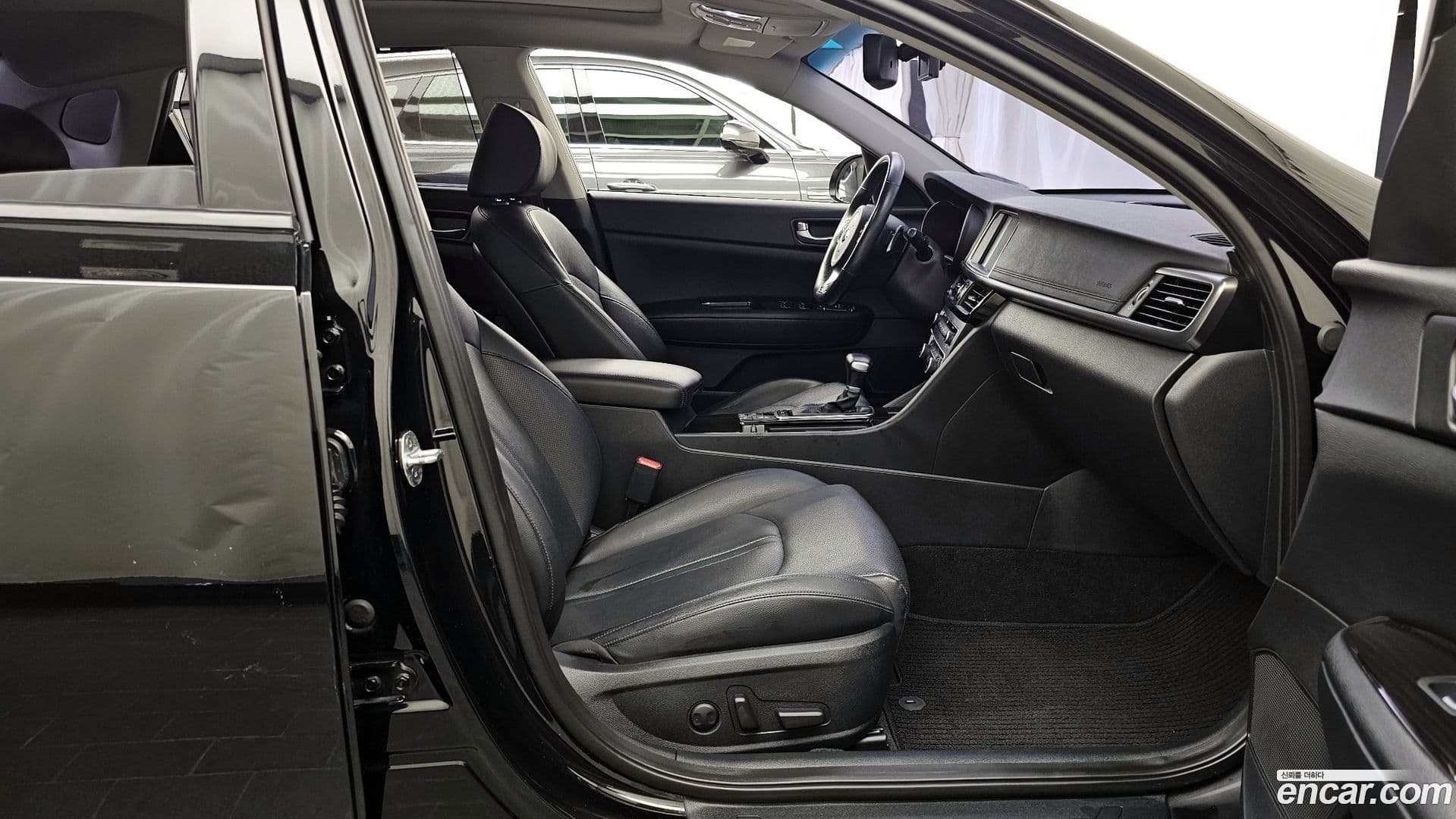 Main__Slider__Photo:K5 Kia 2015.9-10