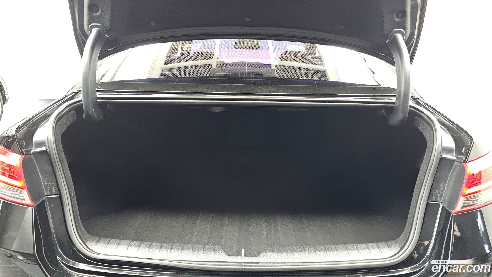 Main__Slider__Photo:K5 Kia 2015.9-19