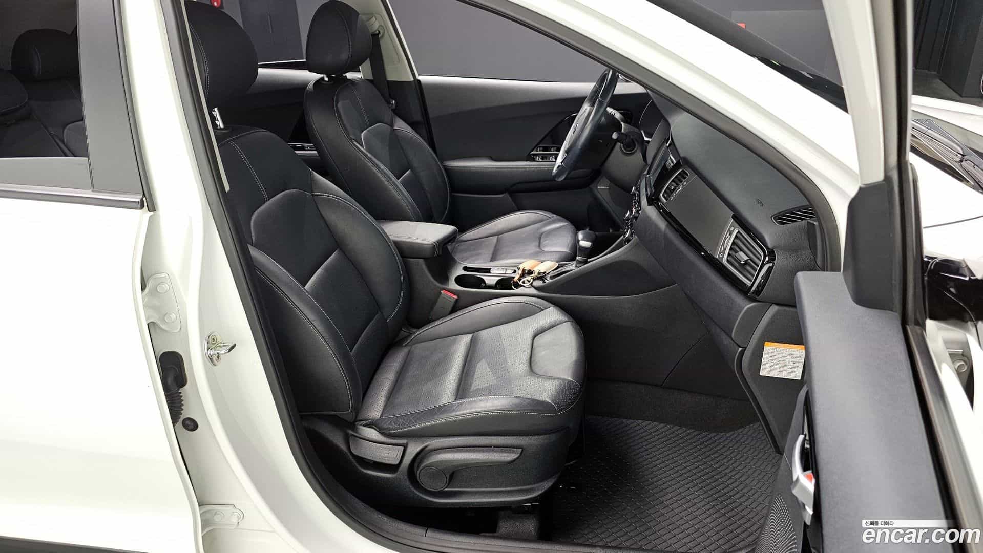 Niro Kia 2017.10-INNER-010