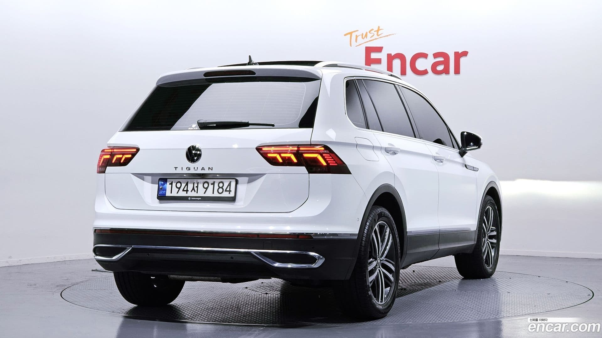 Main__Slider__Photo:Tiguan Volkswagen 2022.8-1