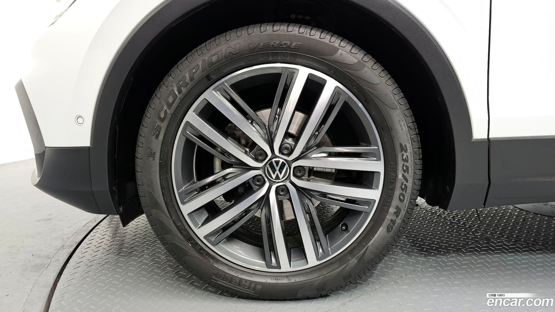 Main__Slider__Photo:Tiguan Volkswagen 2022.8-4