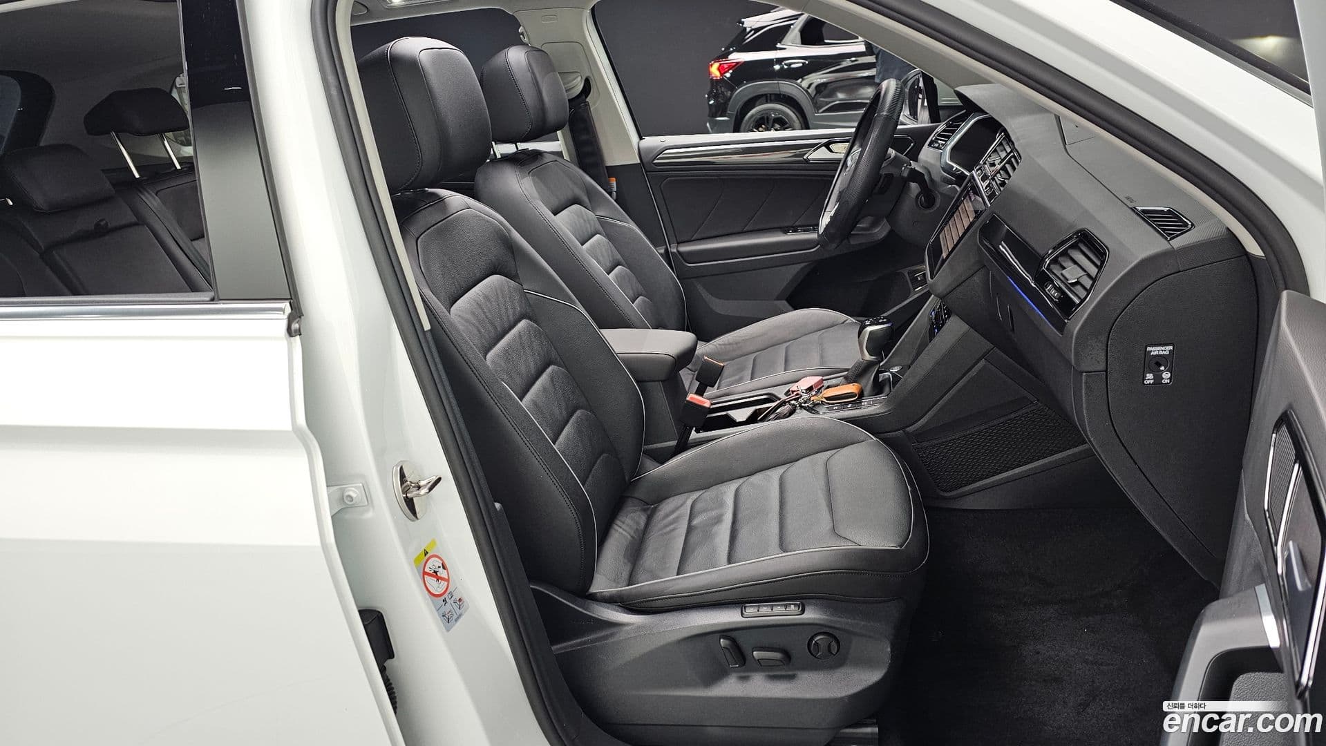 Main__Slider__Photo:Tiguan Volkswagen 2022.8-9