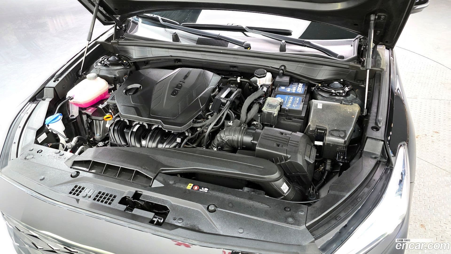 Main__Slider__Photo:K8 Kia 2023.4-5