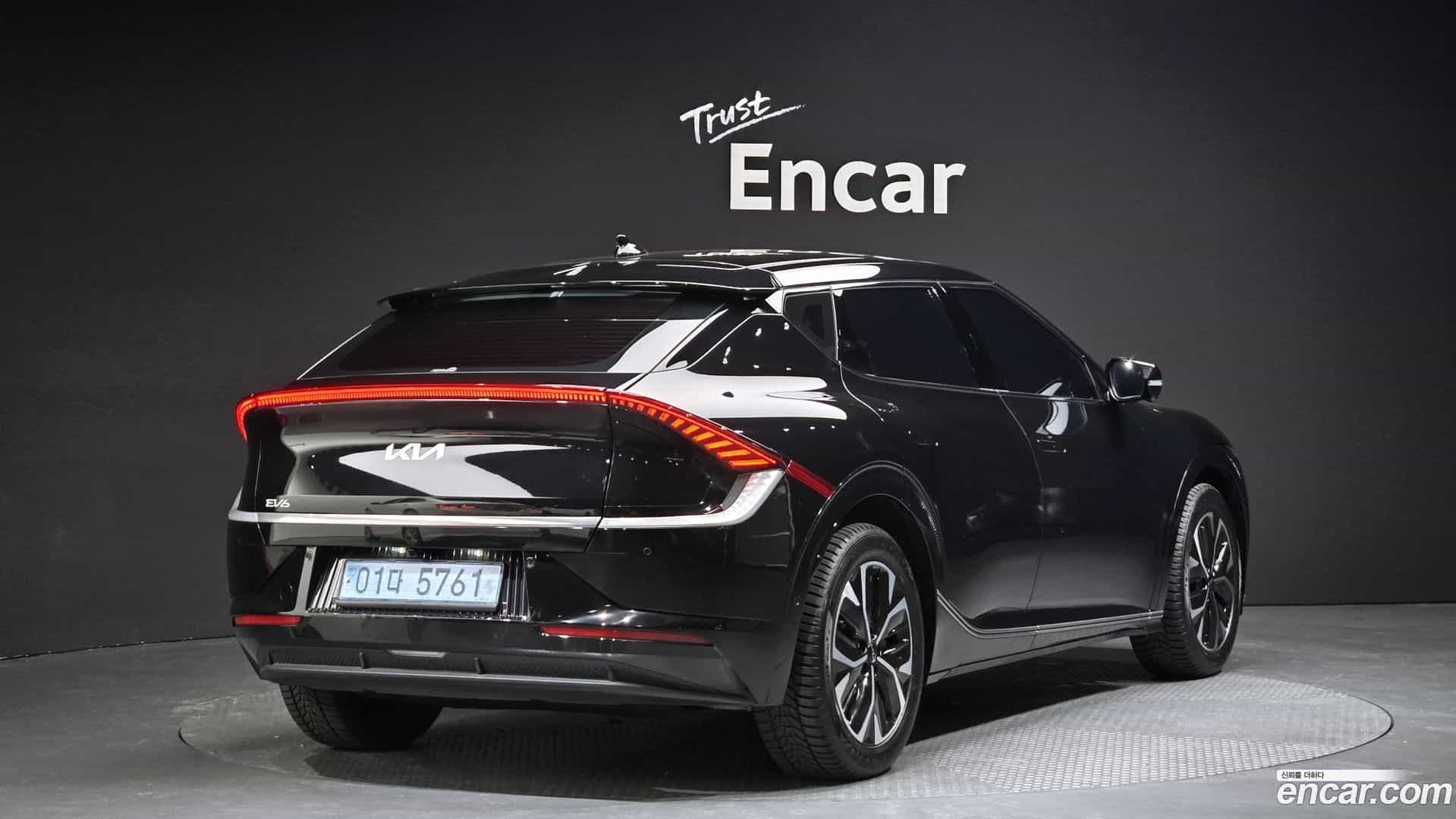 EV6 Kia 2023.9-OUTER-002