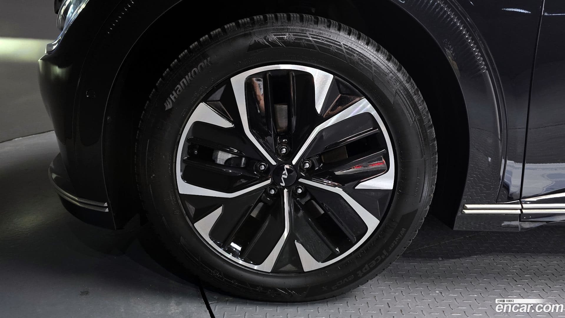 Main__Slider__Photo:EV6 Kia 2023.9-4