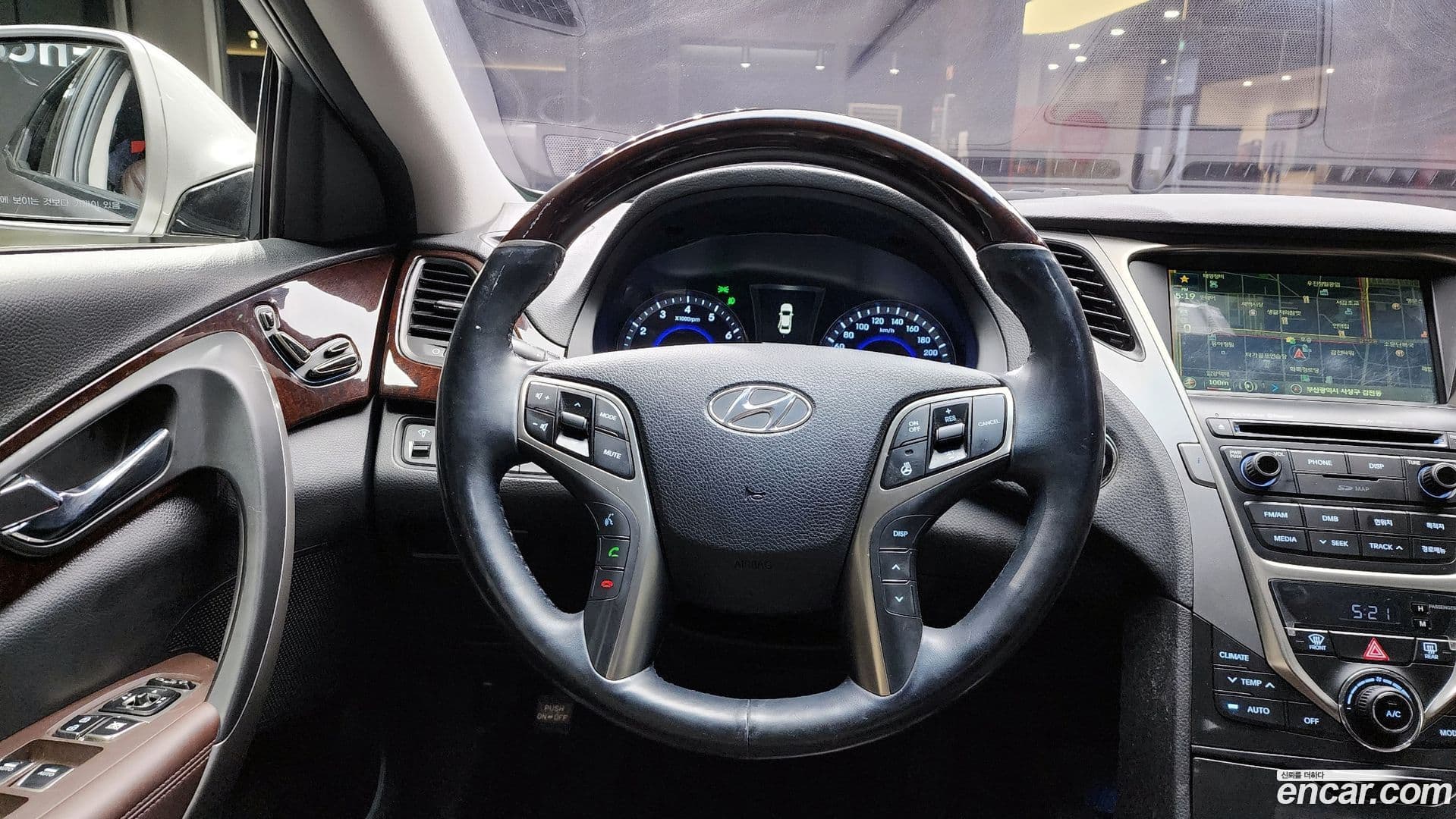 Main__Slider__Photo:Grandeur Hyundai 2014.2-13