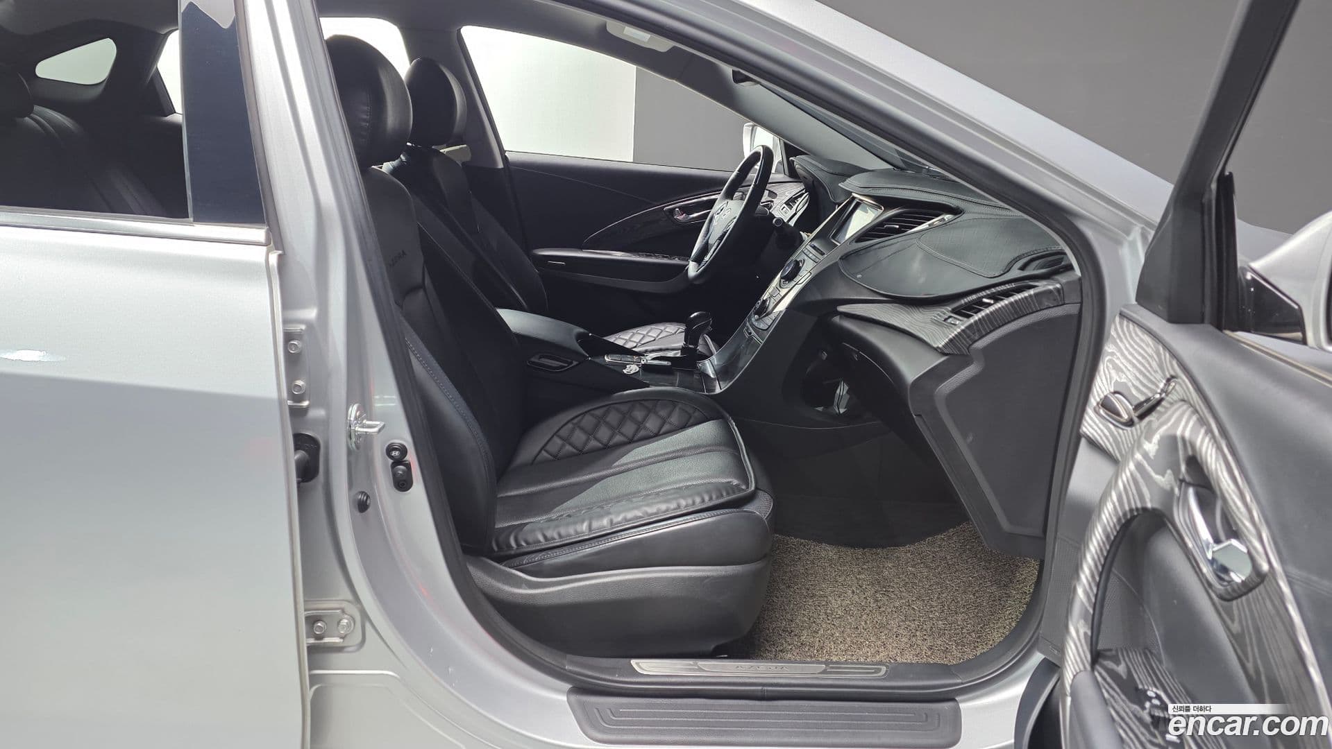 Main__Slider__Photo:Grandeur Hyundai 2013.11-10