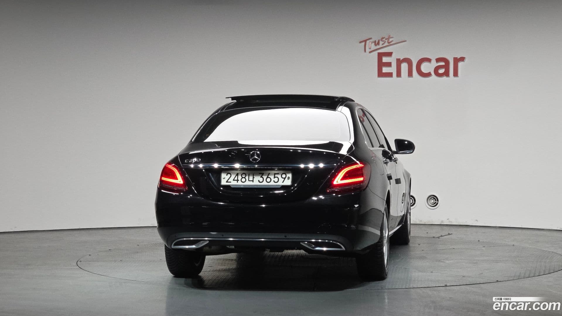 Main__Slider__Photo:C-Class Mercedes-Benz 2020.10-3