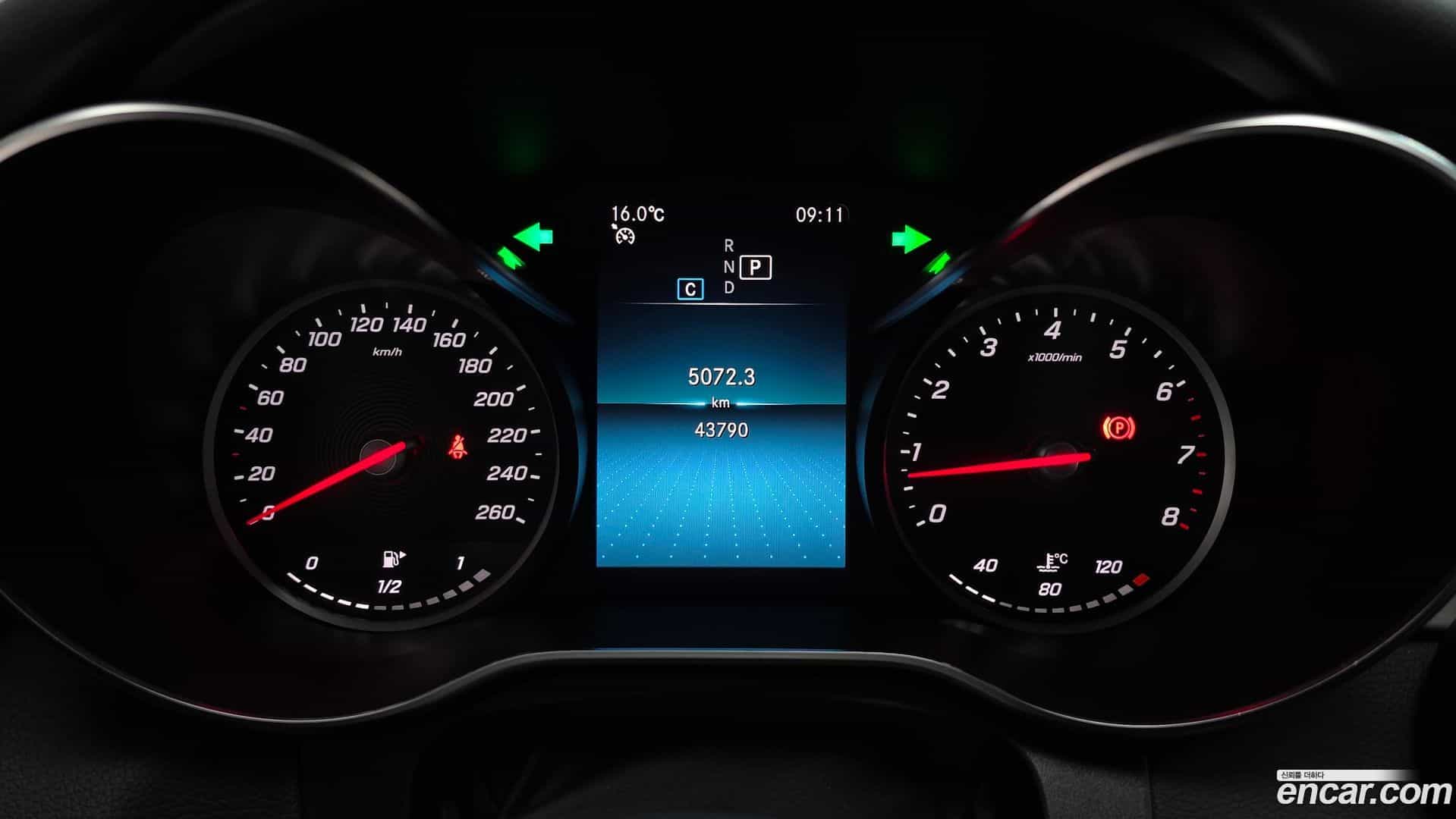 C-Class Mercedes-Benz 2020.10-INNER-008