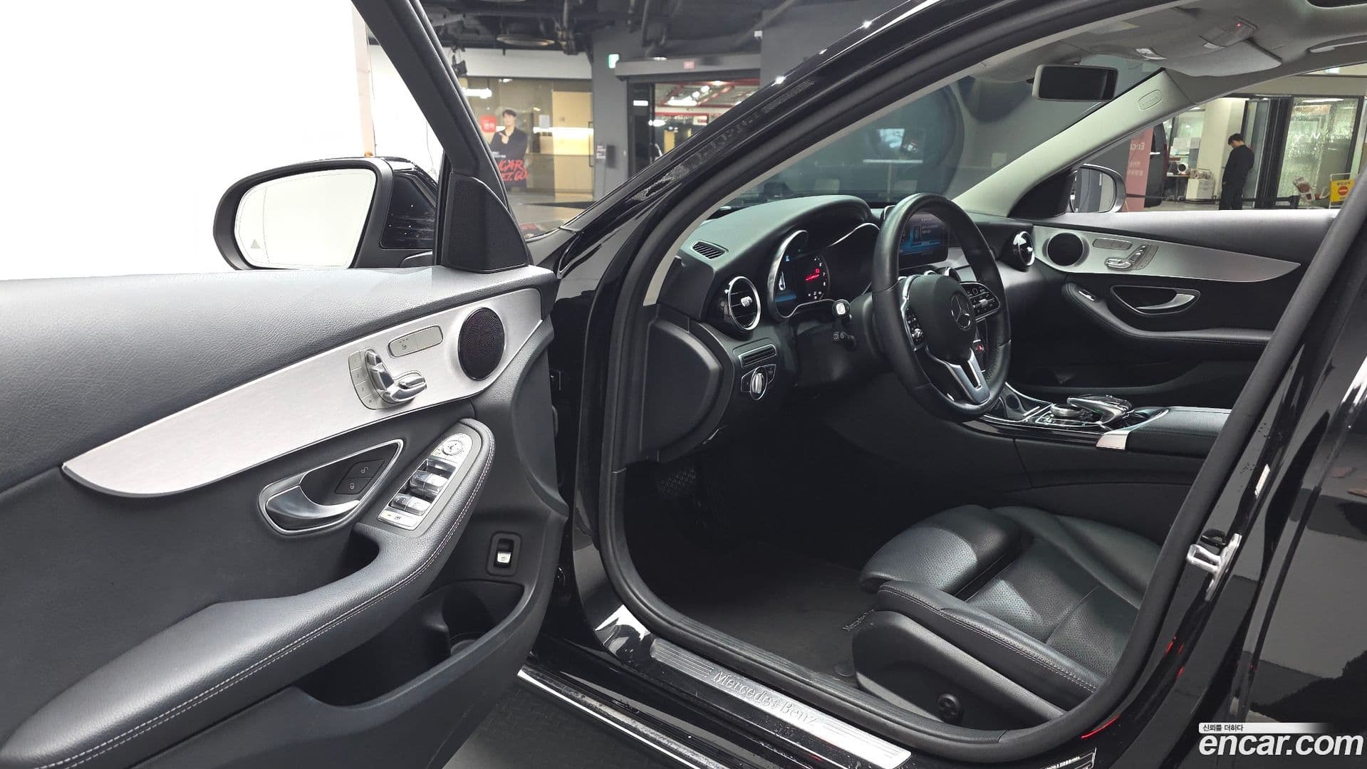 Main__Slider__Photo:C-Class Mercedes-Benz 2020.10-10