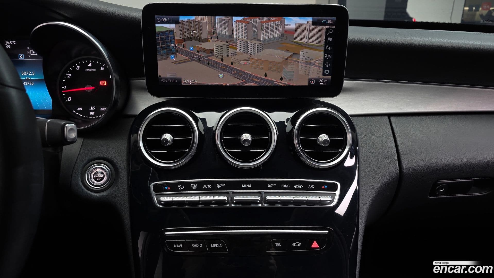 Main__Slider__Photo:C-Class Mercedes-Benz 2020.10-13