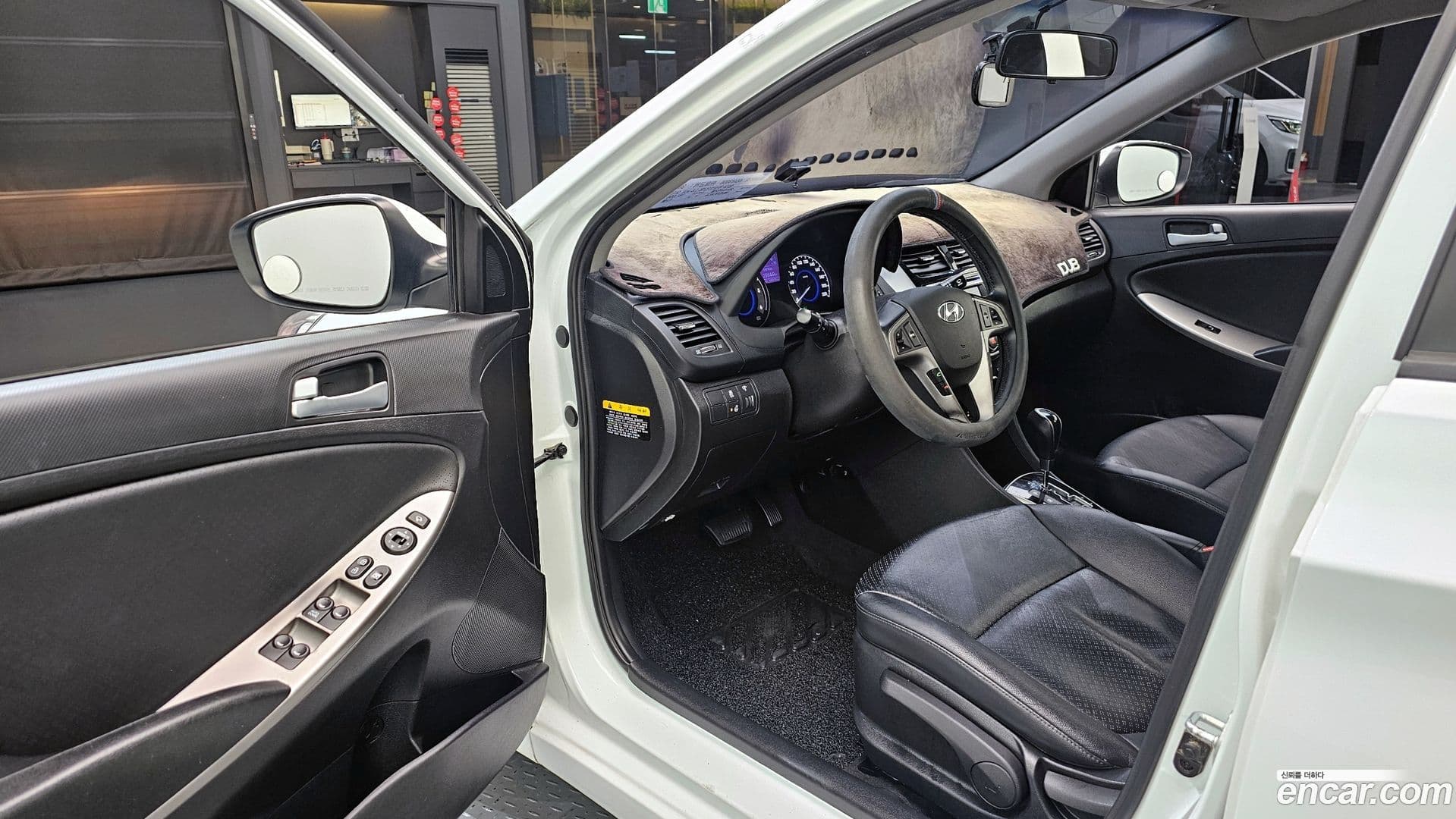 Main__Slider__Photo:Accent Hyundai 2015.1-10