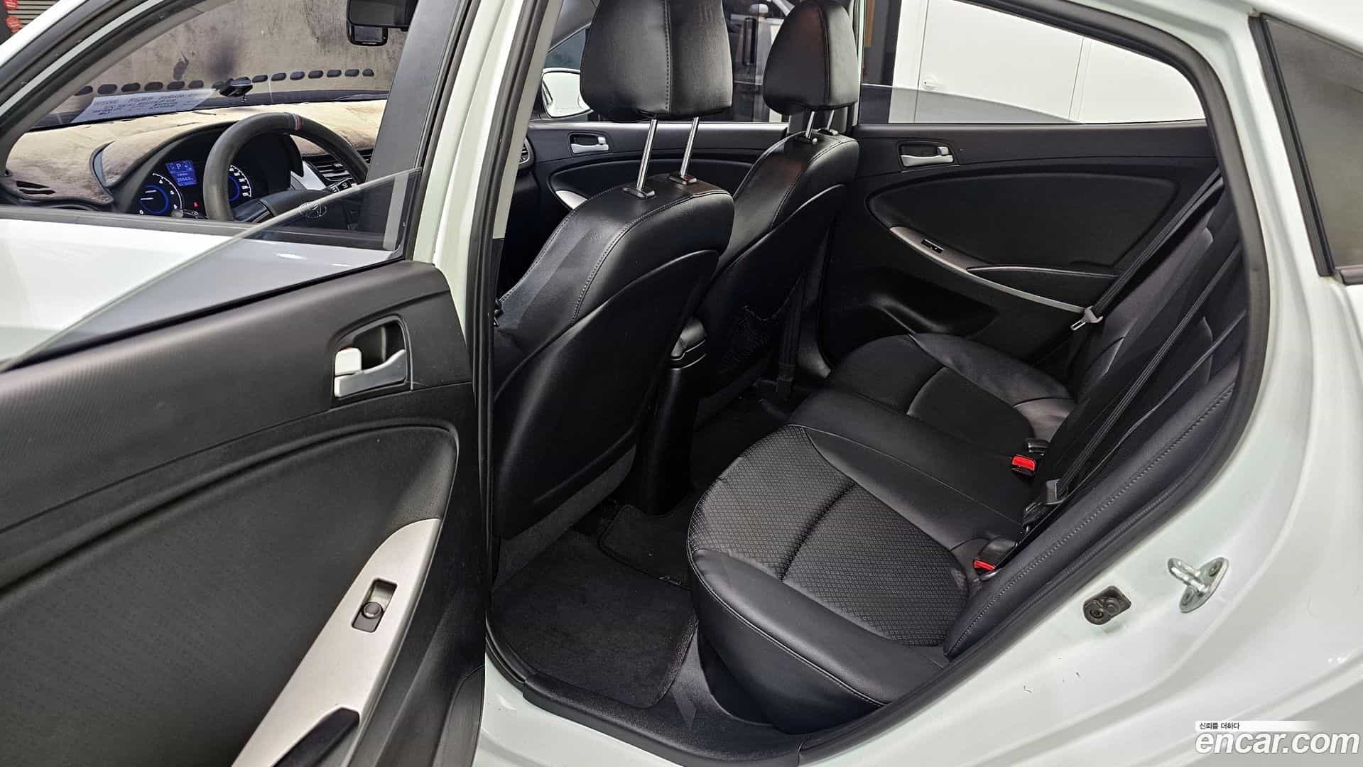 Accent Hyundai 2015.1-OPTION-017