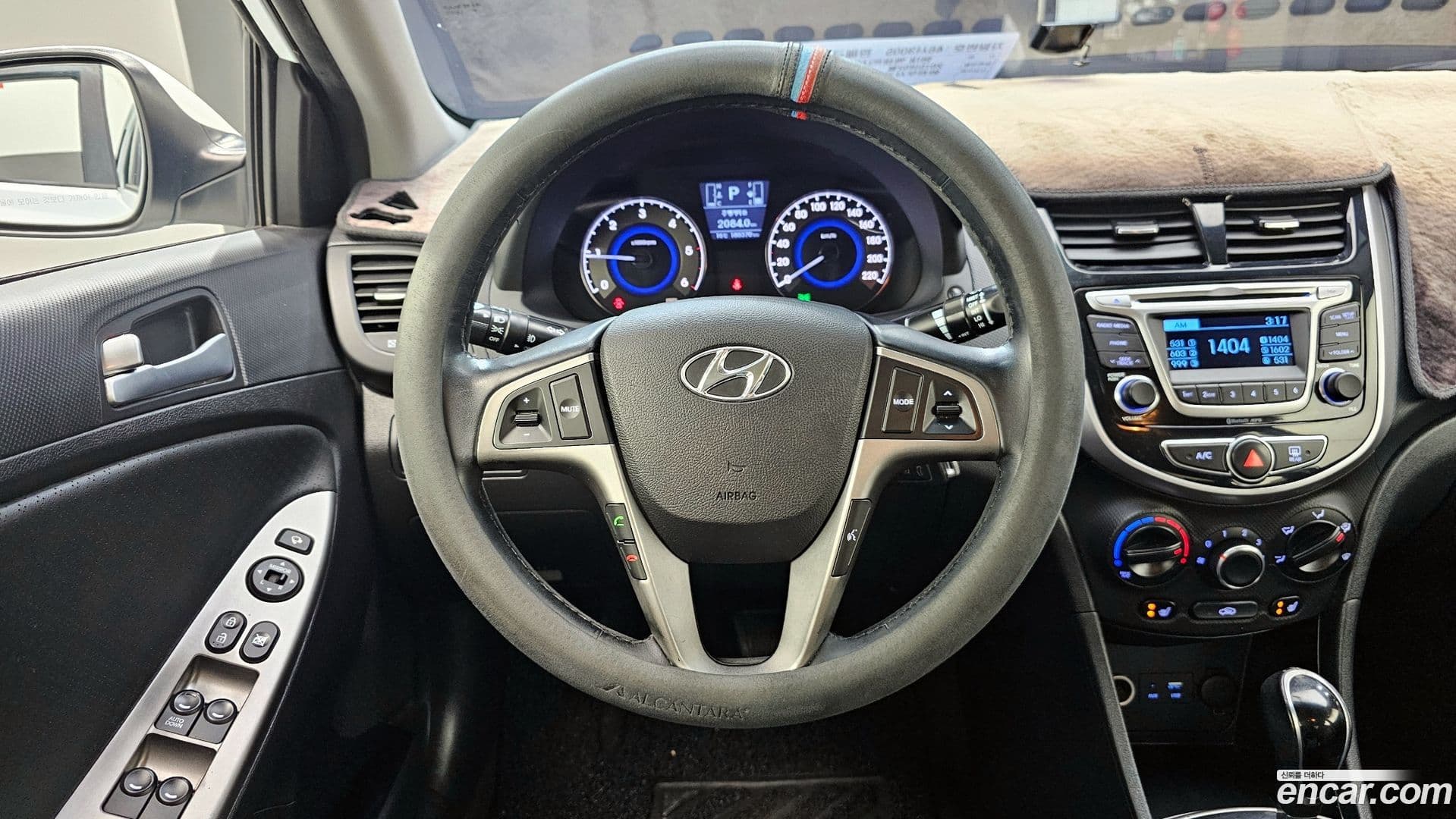 Main__Slider__Photo:Accent Hyundai 2015.1-13
