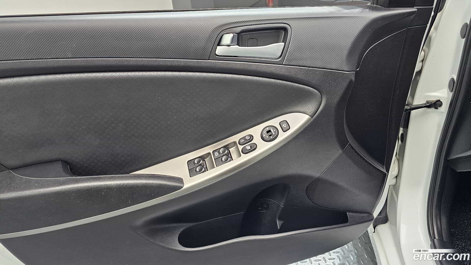 Accent Hyundai 2015.1-OPTION-021