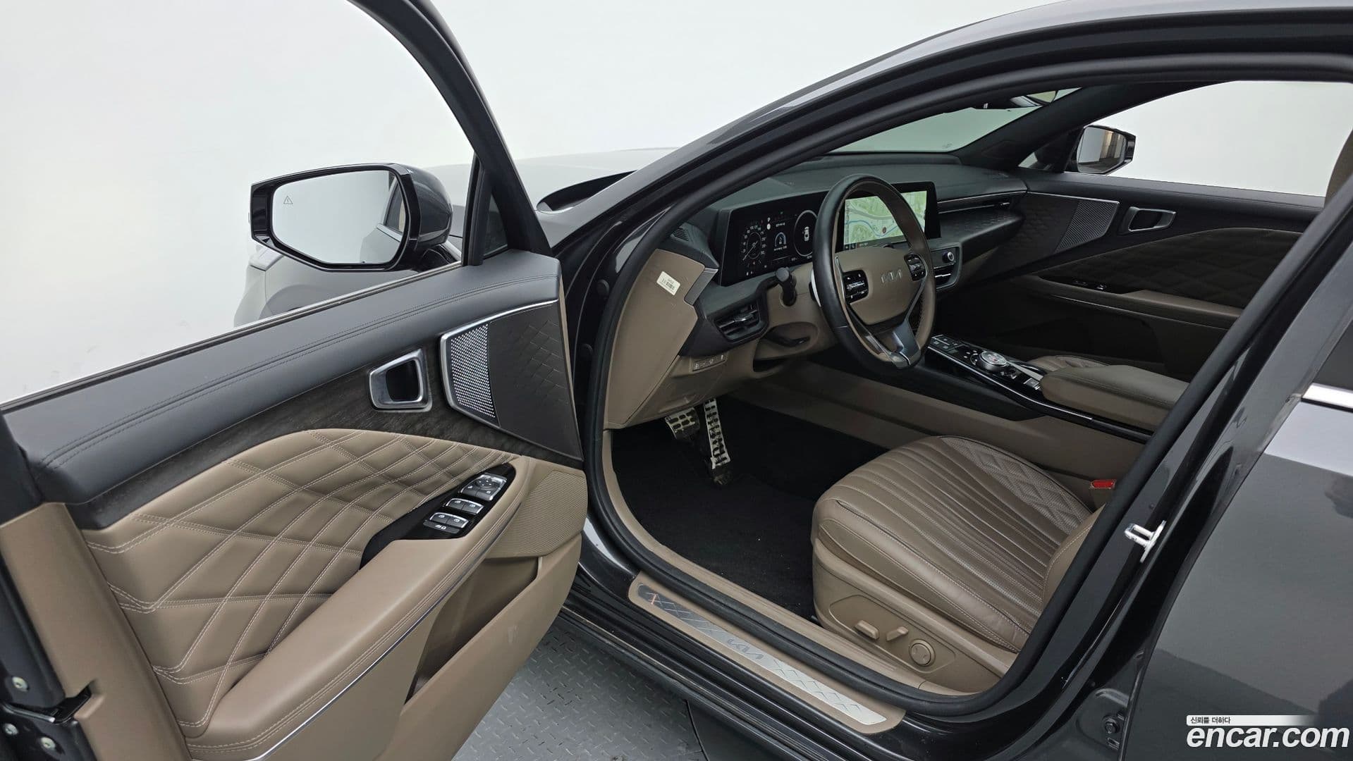 Main__Slider__Photo:K8 Kia 2022.2-9