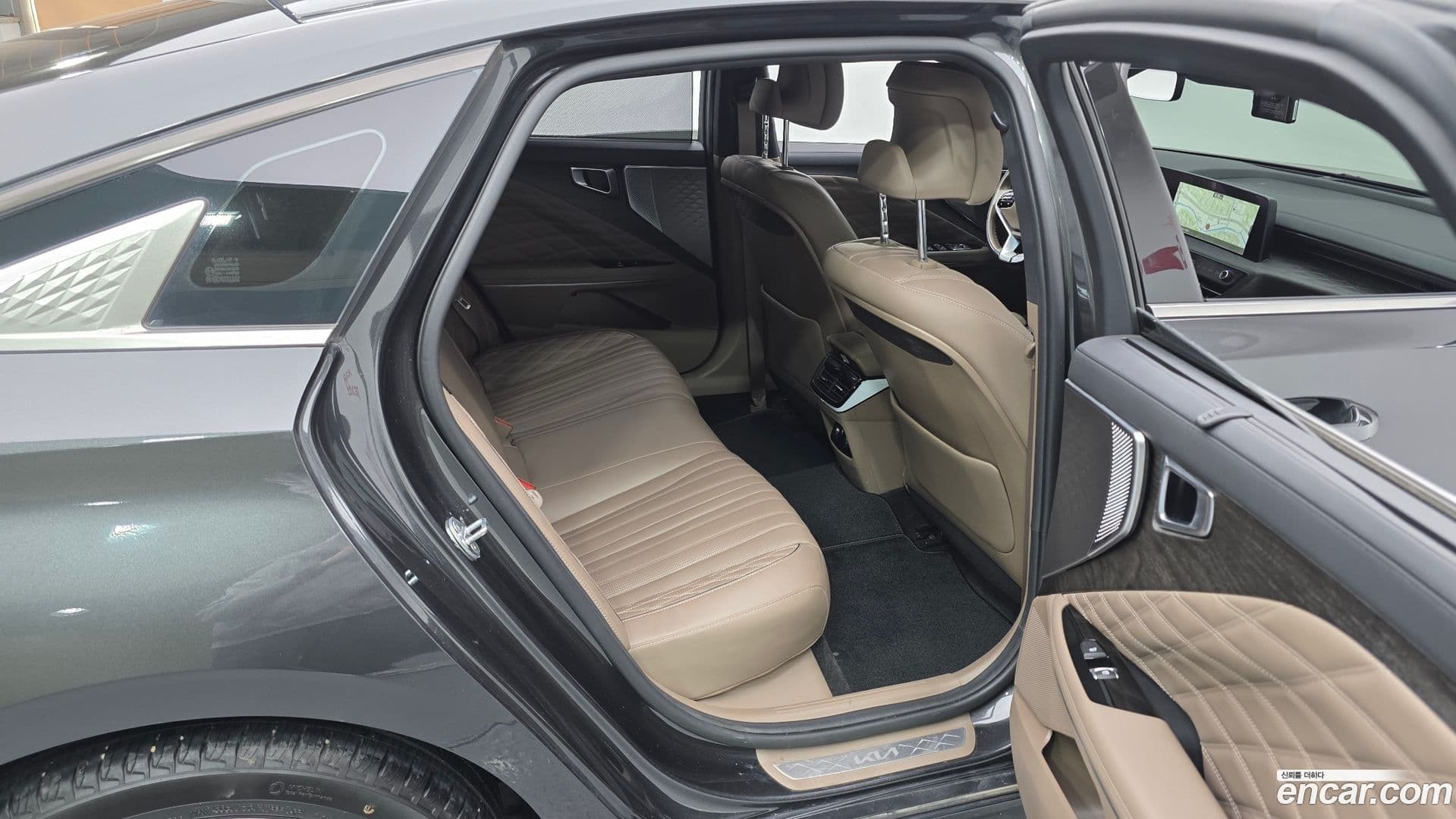 Main__Slider__Photo:K8 Kia 2022.2-11