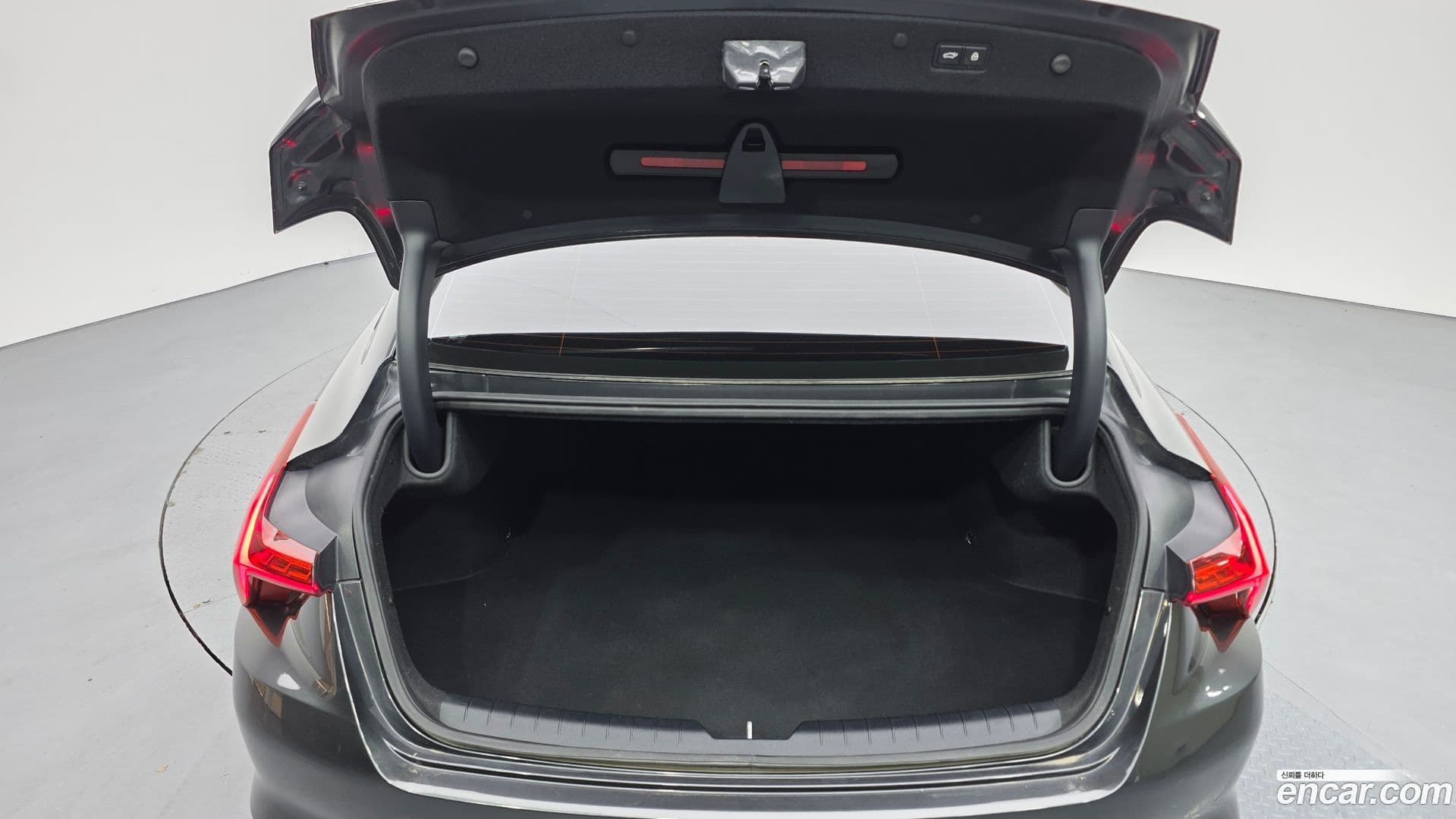 Main__Slider__Photo:K8 Kia 2022.2-19