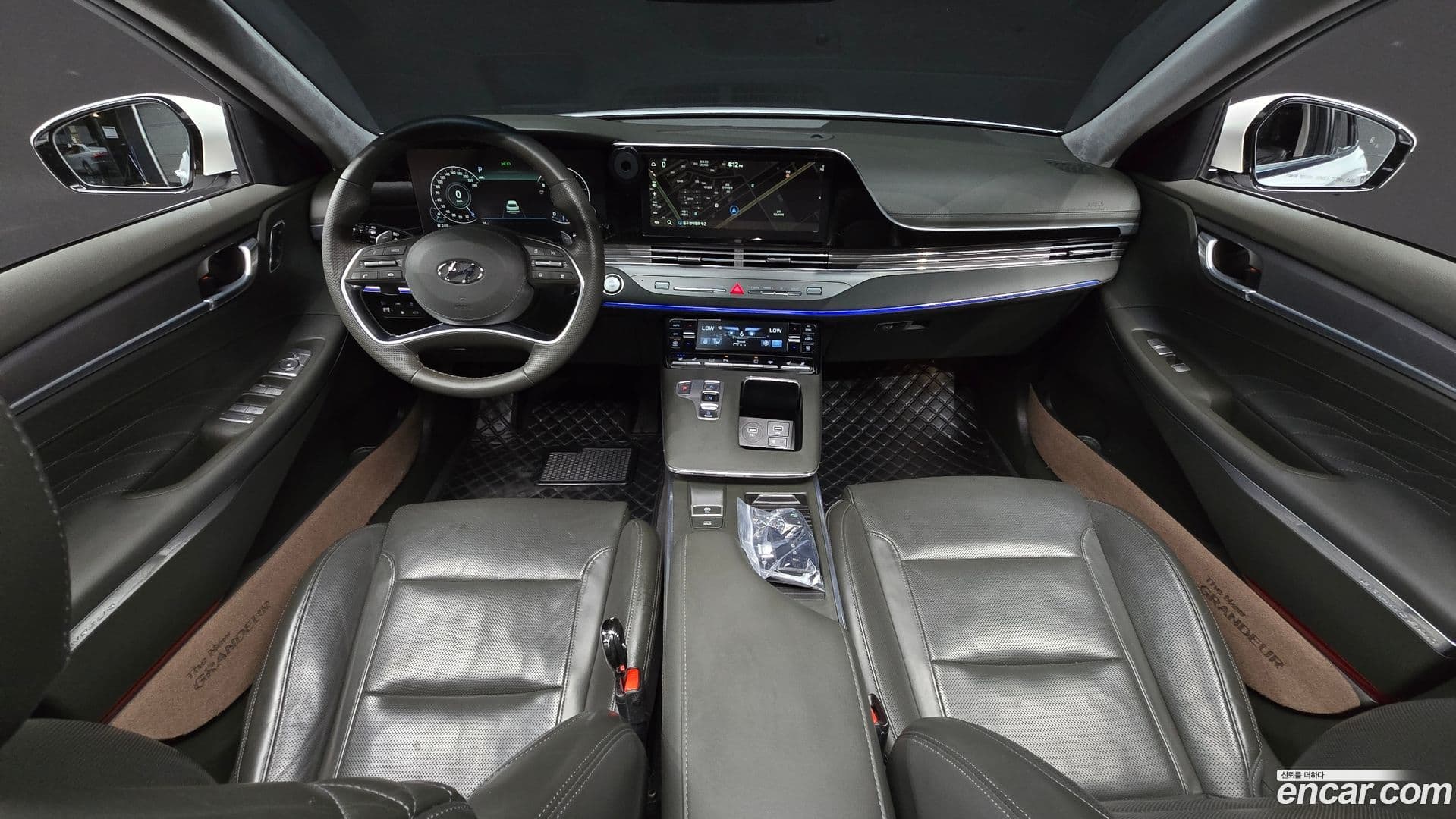 Main__Slider__Photo:Grandeur Hyundai 2020.4-6