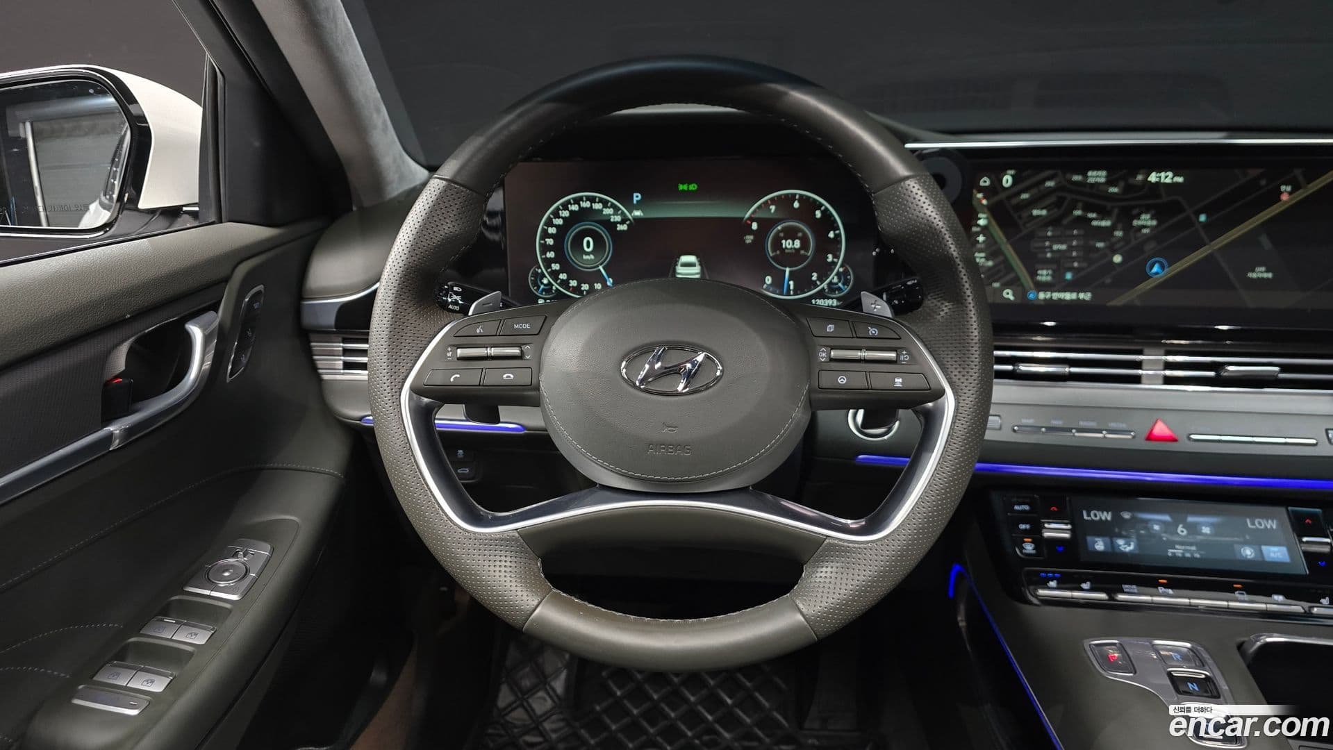 Main__Slider__Photo:Grandeur Hyundai 2020.4-12