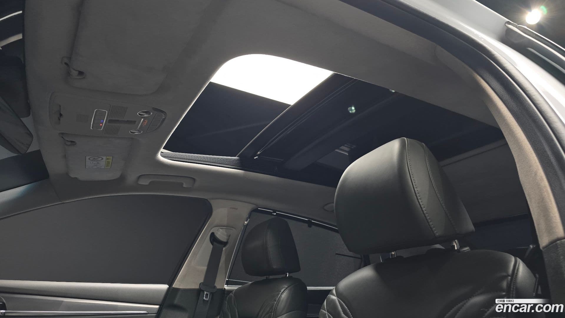 Main__Slider__Photo:Grandeur Hyundai 2020.4-18