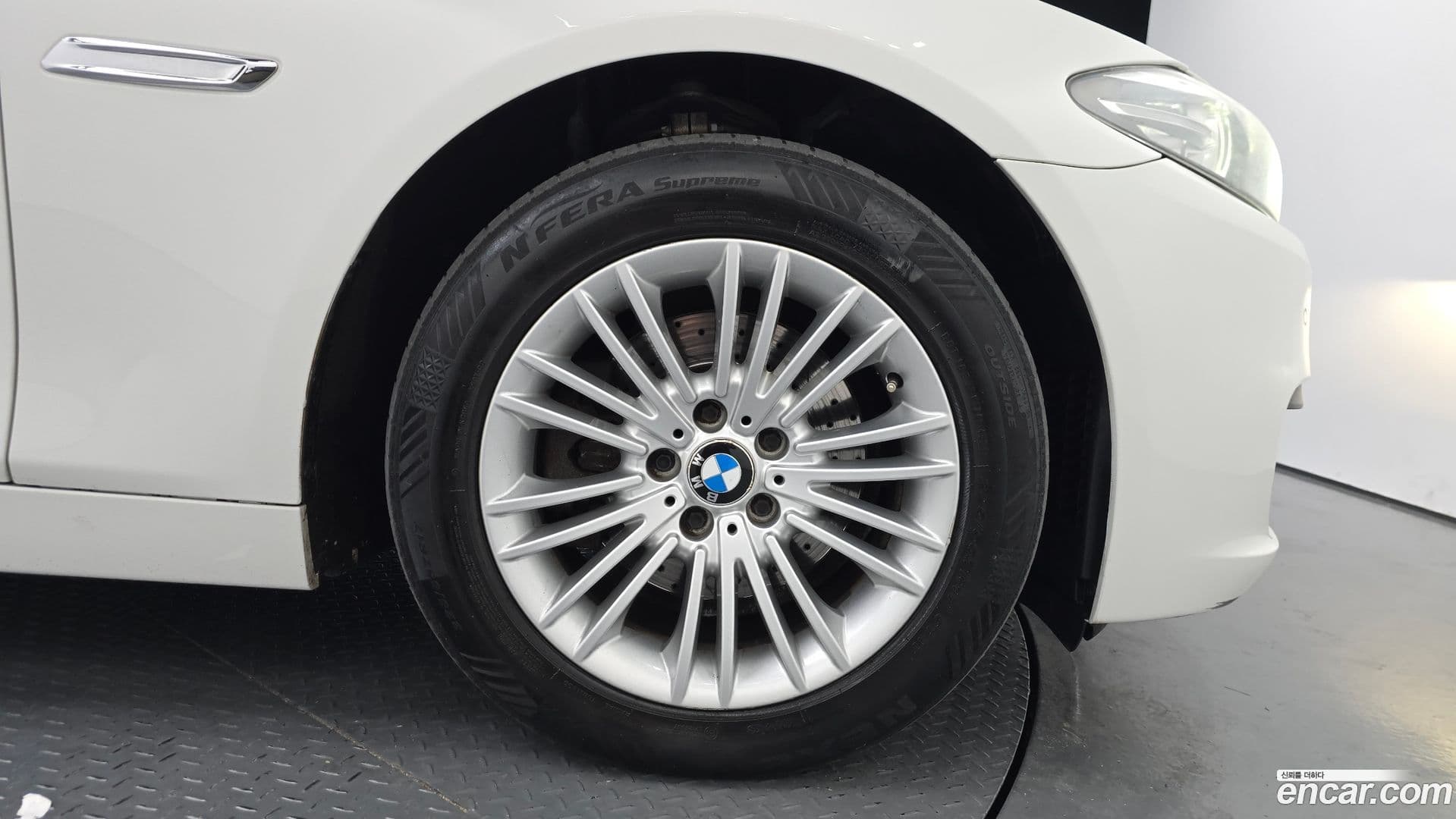 Main__Slider__Photo:5-Series BMW 2013.11-4