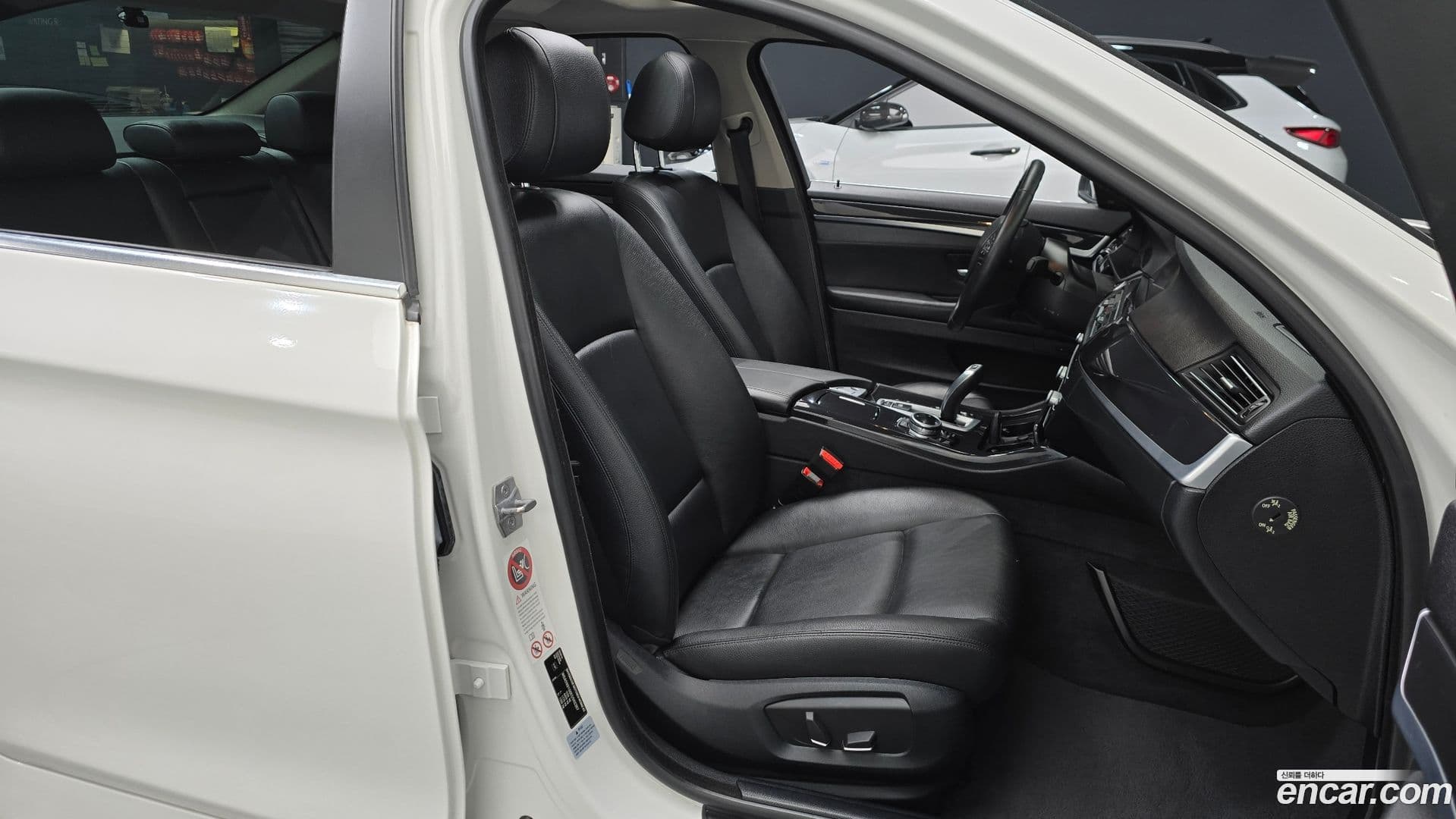 Main__Slider__Photo:5-Series BMW 2013.11-9