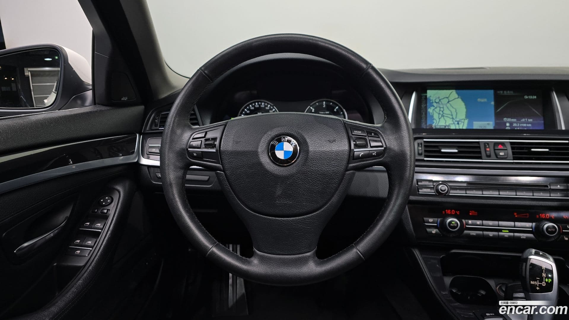 Main__Slider__Photo:5-Series BMW 2013.11-12