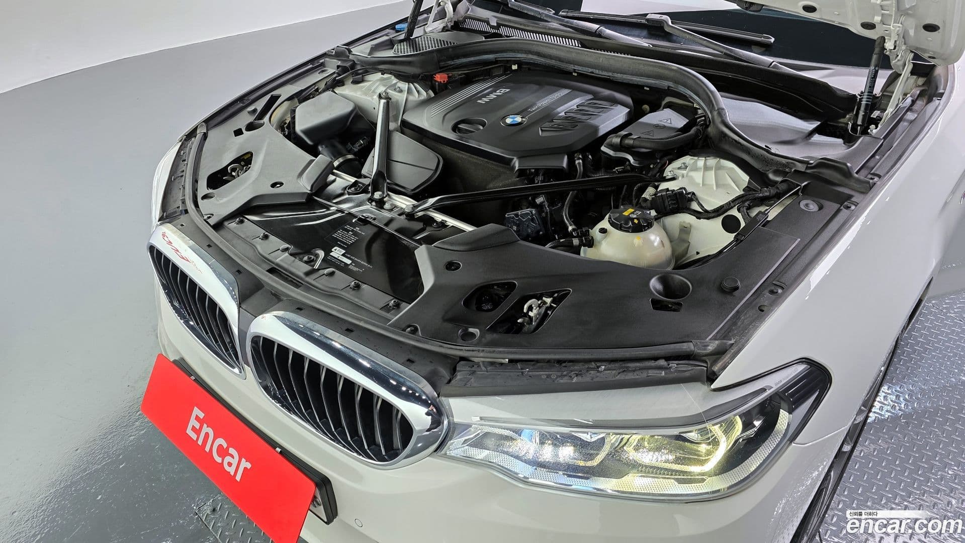 Main__Slider__Photo:5-Series BMW 2017.7-5