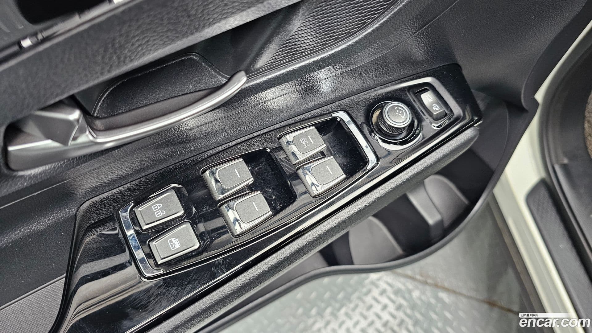 Main__Slider__Photo:KORANDO KG_Mobility_Ssangyong 2021.3-14
