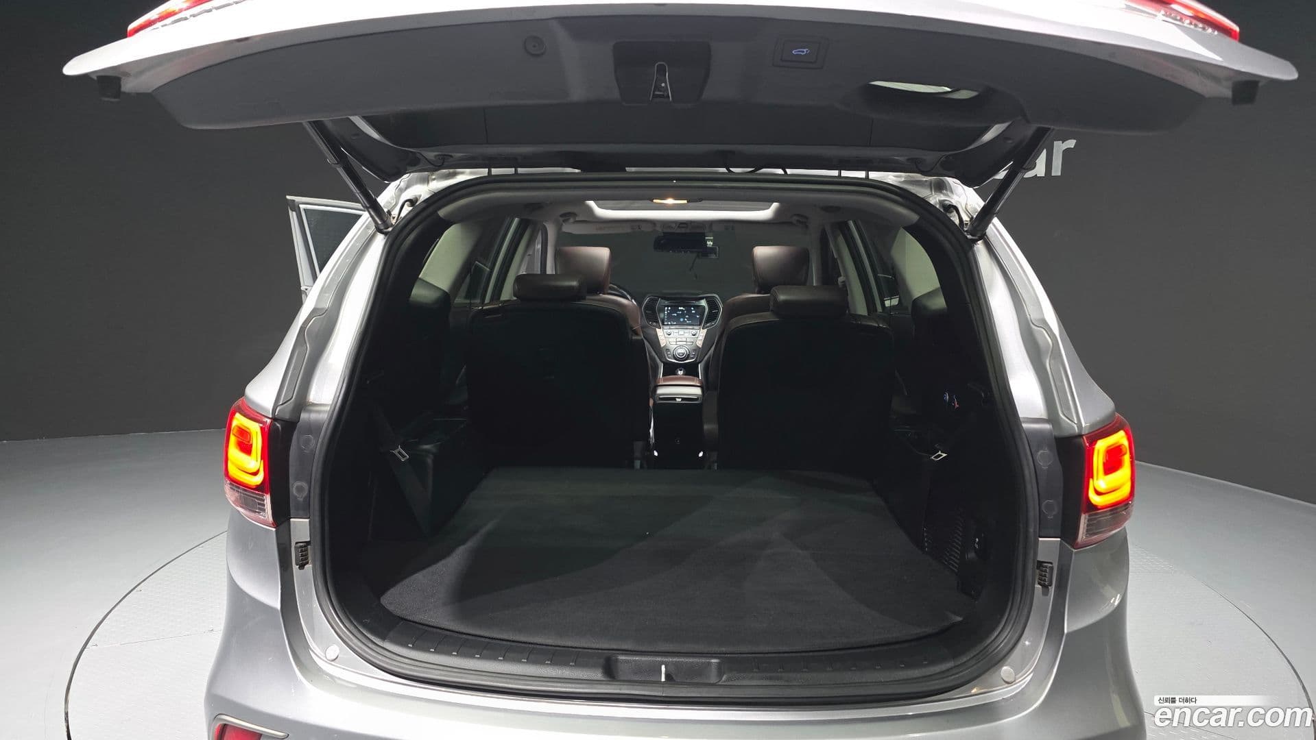 Main__Slider__Photo:Maxcruz Hyundai 2015.10-19