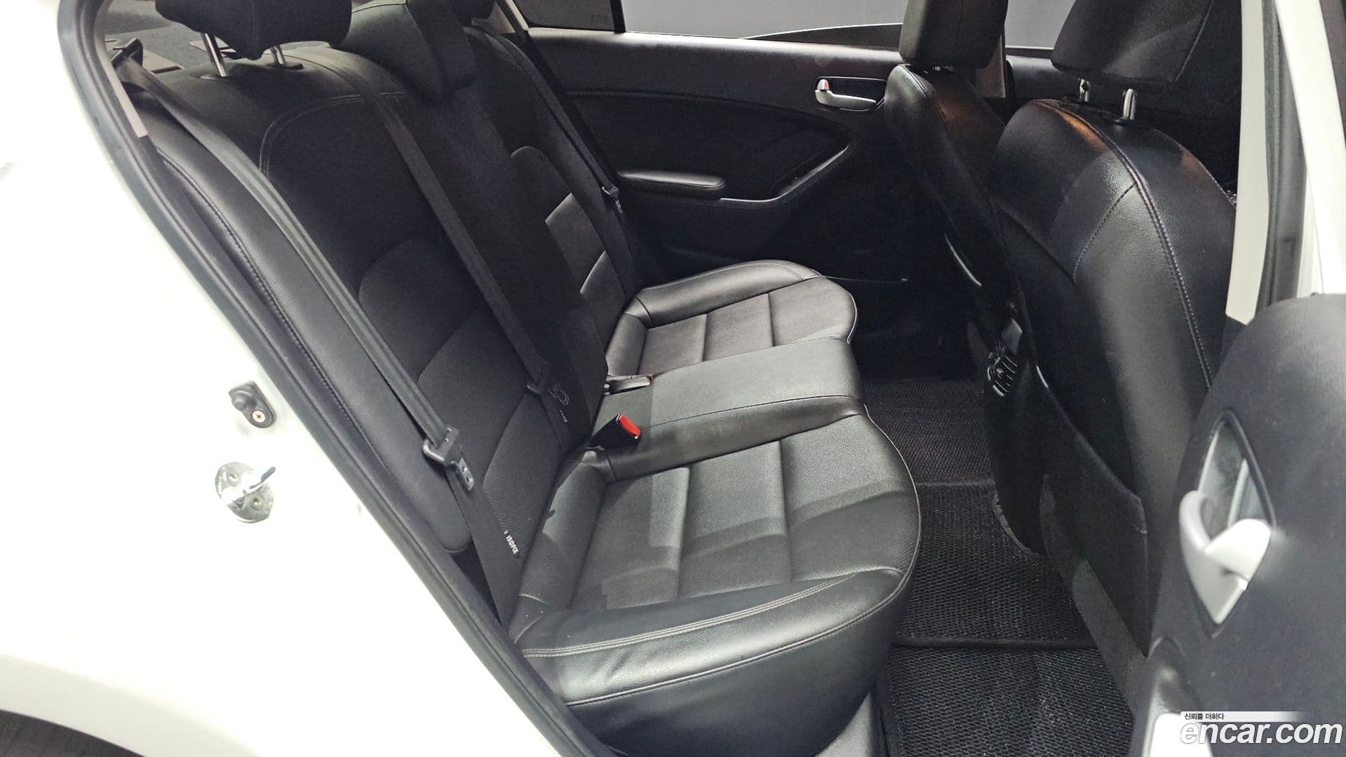 Main__Slider__Photo:K3 Kia 2014.3-11