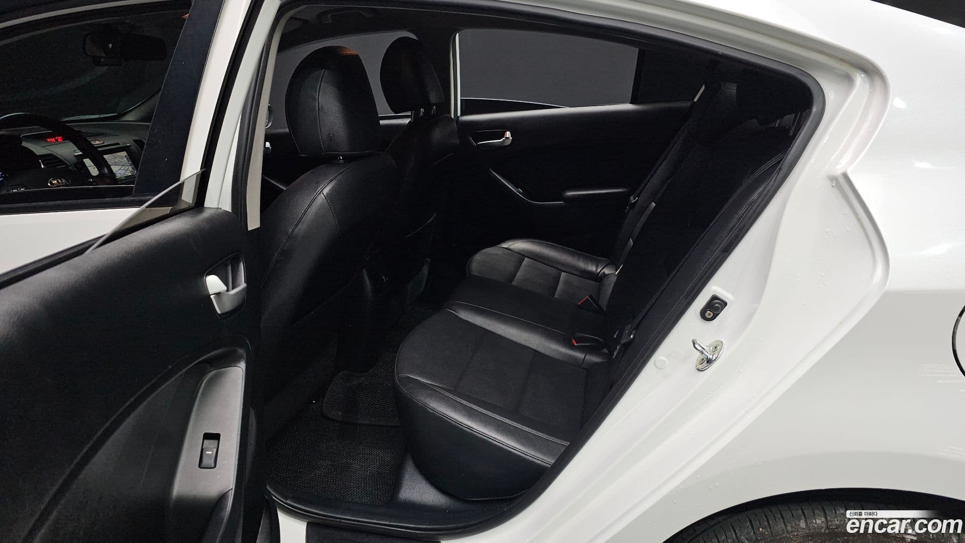 Main__Slider__Photo:K3 Kia 2014.3-12