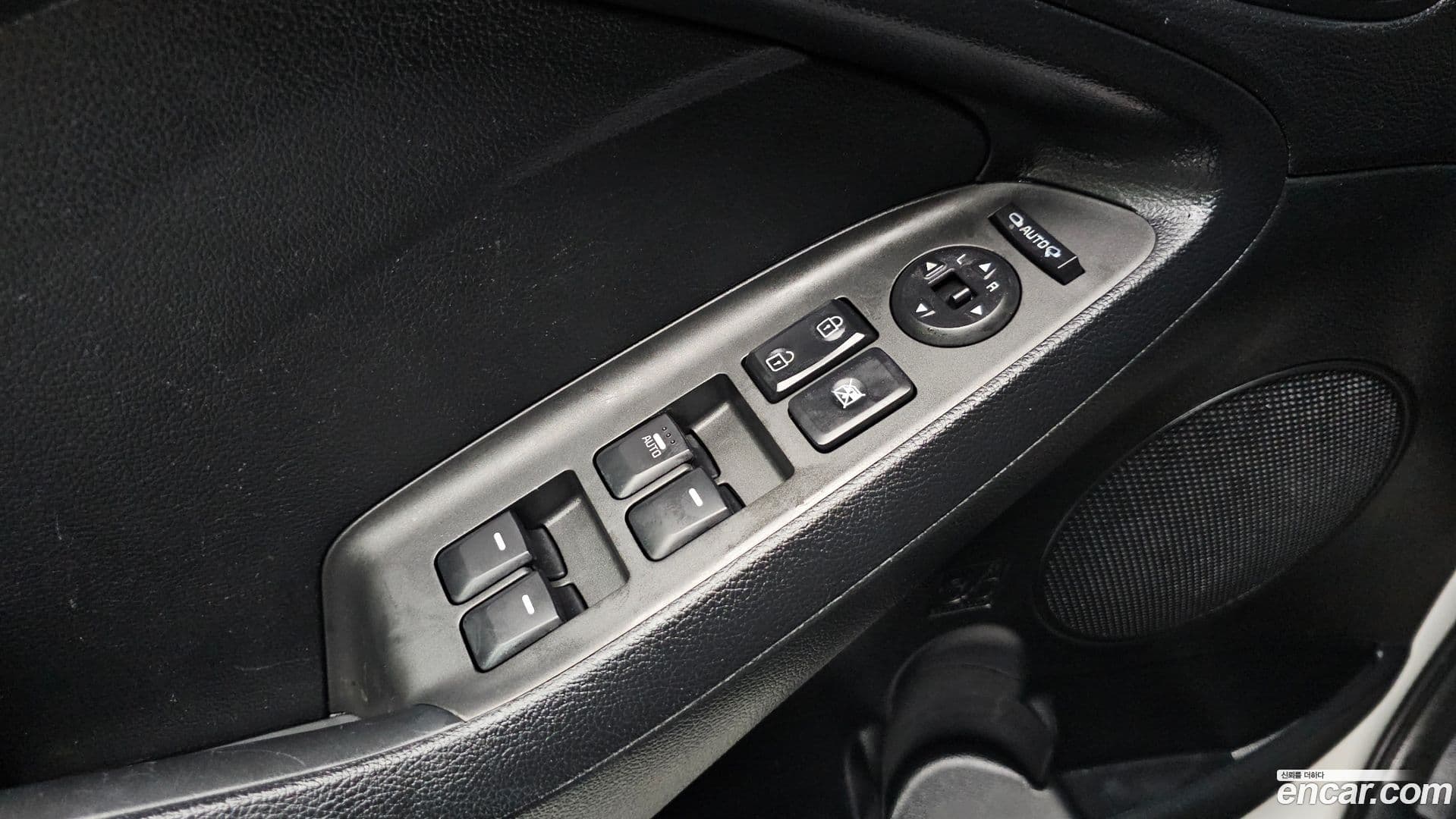 Main__Slider__Photo:K3 Kia 2014.3-17