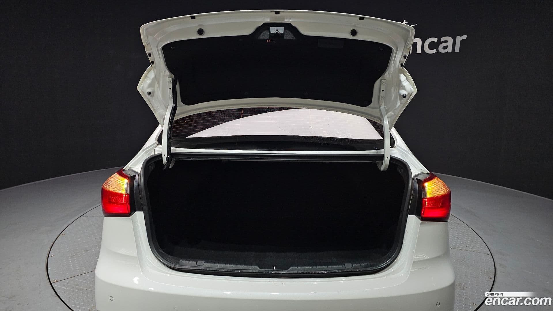 Main__Slider__Photo:K3 Kia 2014.3-19