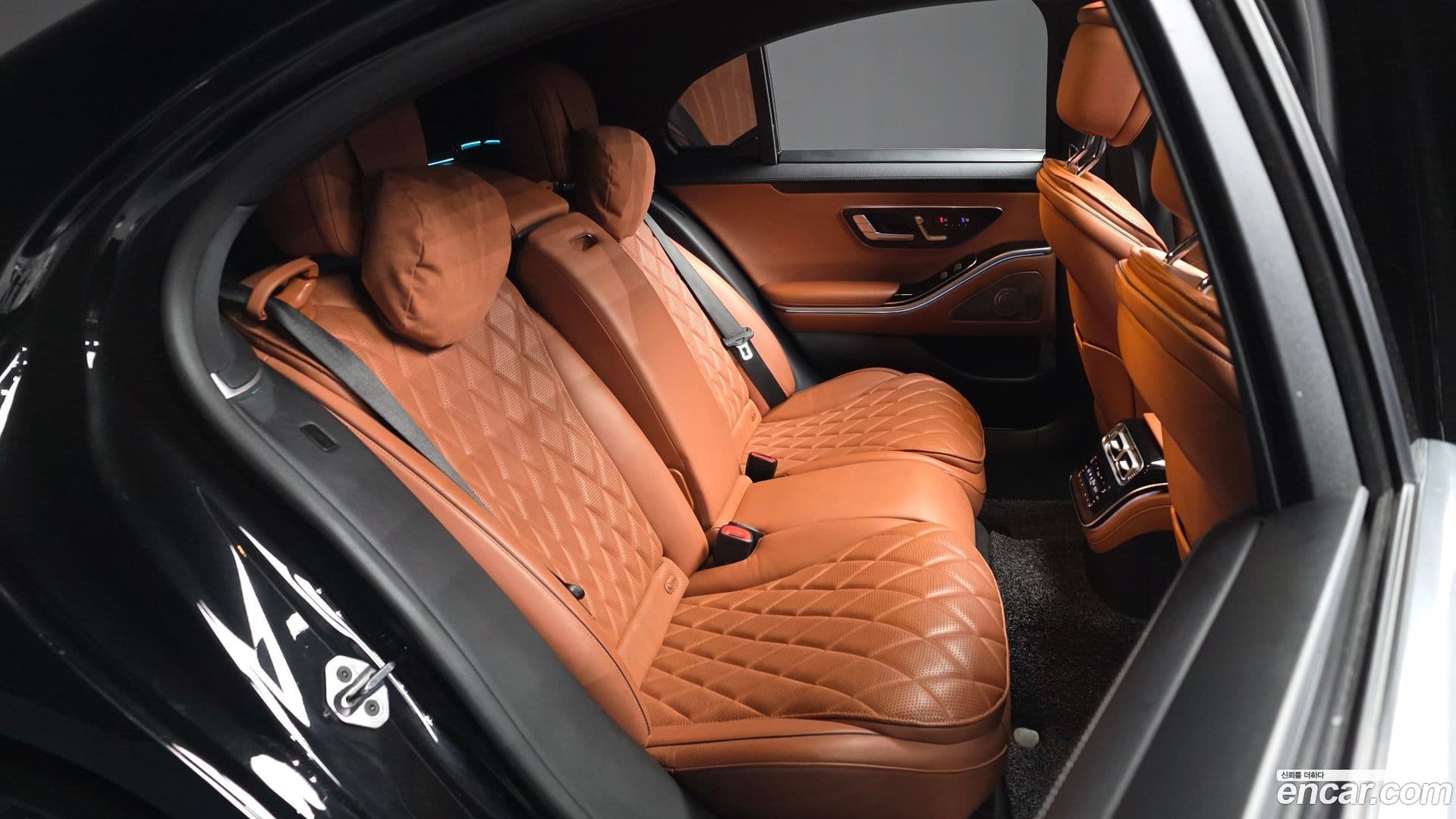 Main__Slider__Photo:S-Class Mercedes-Benz 2022.5-11