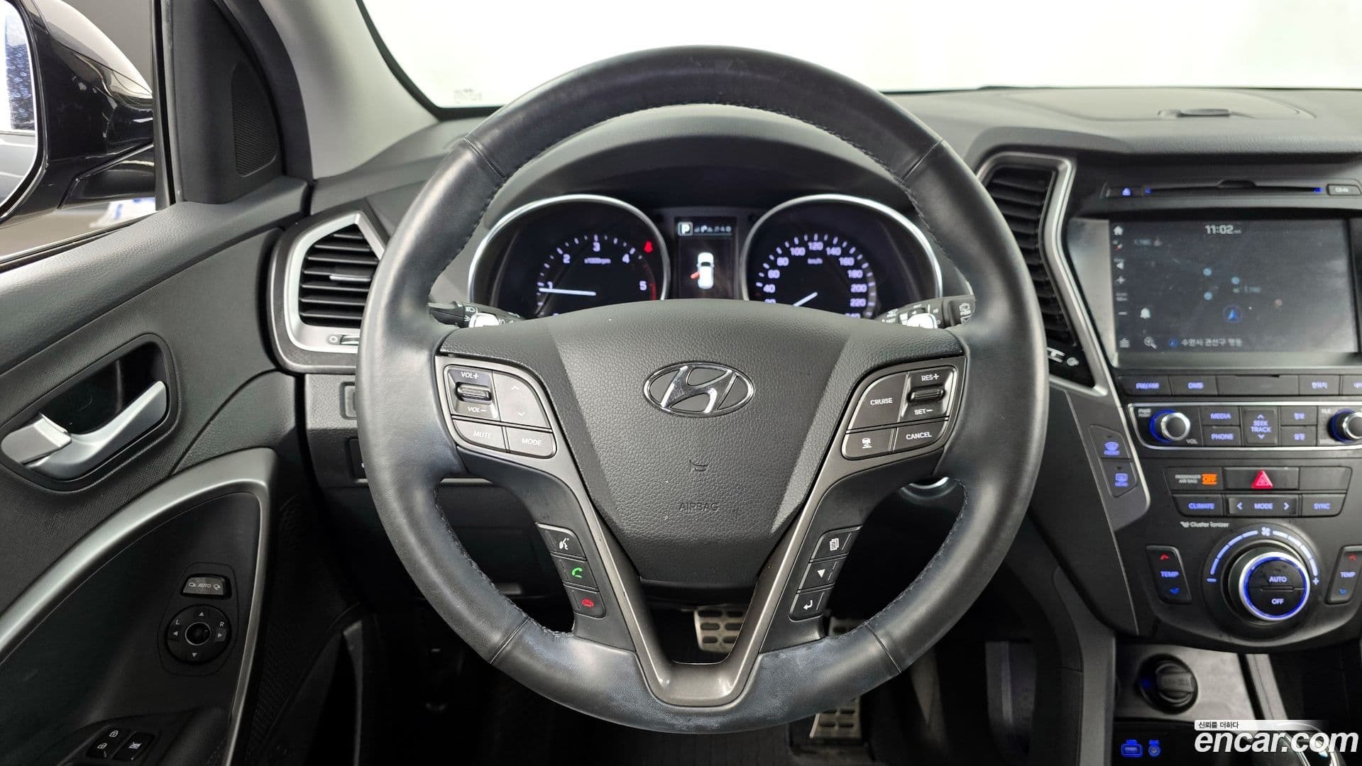 Main__Slider__Photo:Santafe Hyundai 2016.8-12