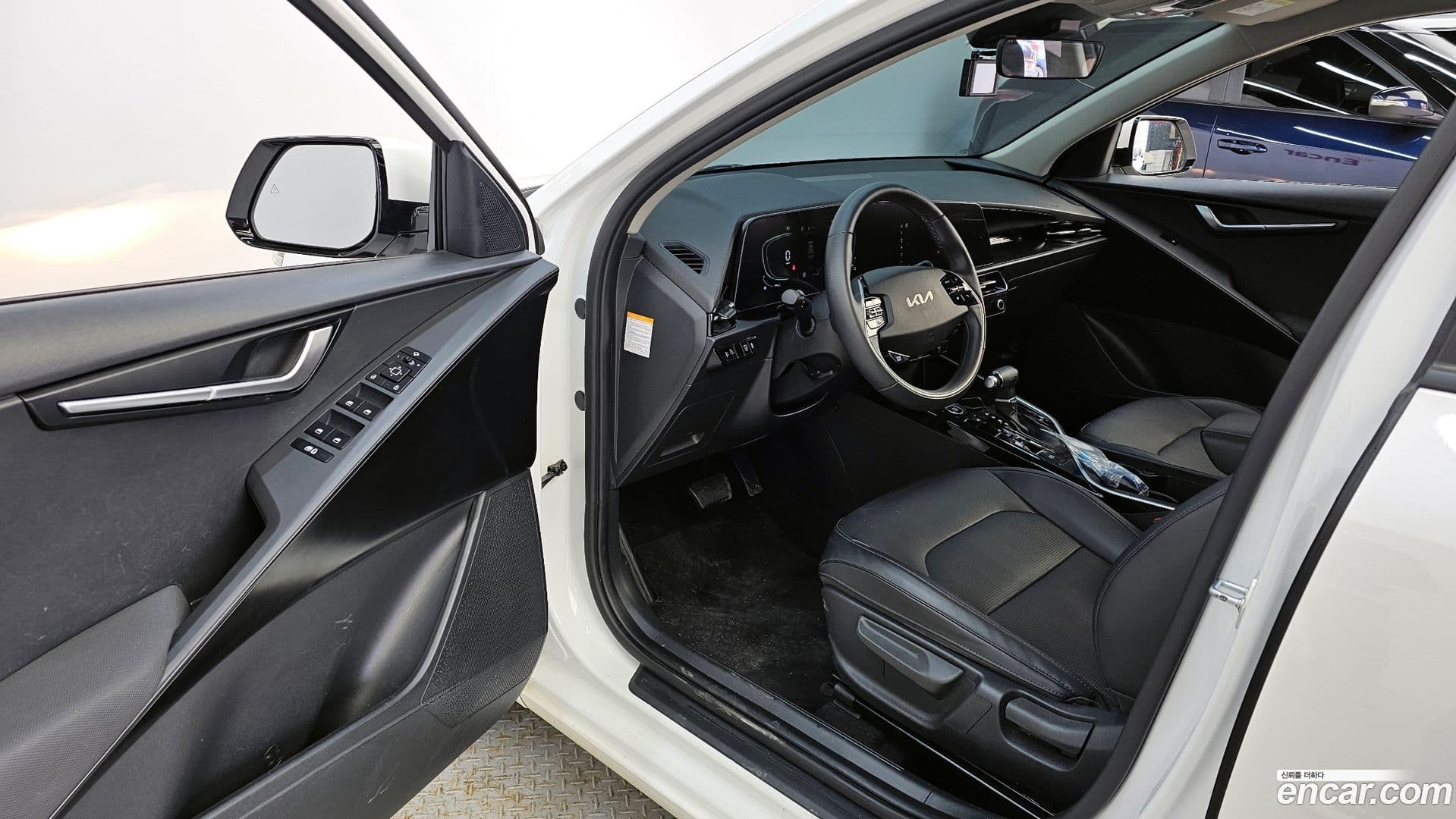 Main__Slider__Photo:Niro Kia 2022.2-9