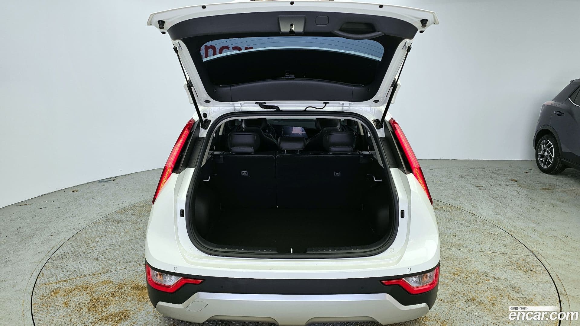 Main__Slider__Photo:Niro Kia 2022.2-19