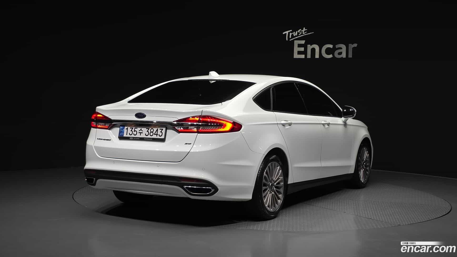 Mondeo Ford 2020.11-OUTER-002