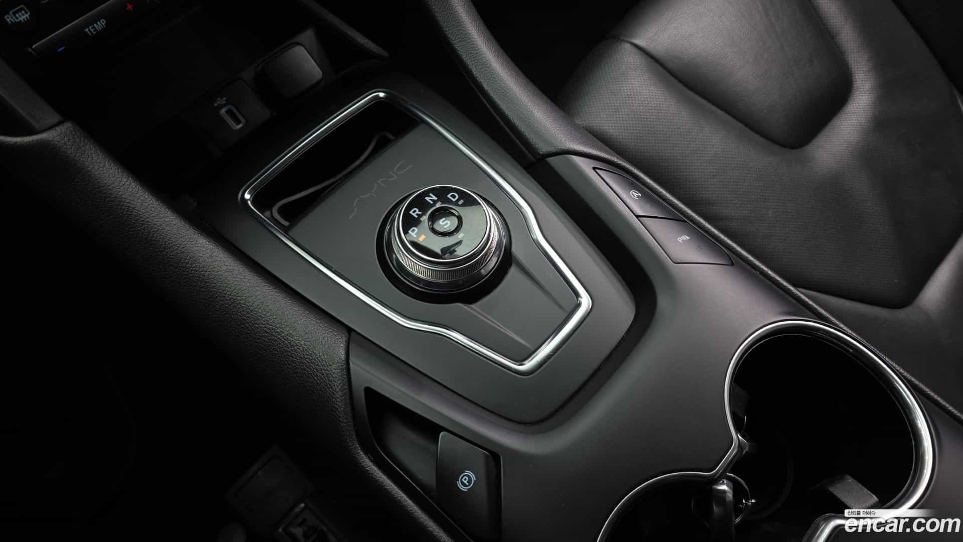 Mondeo Ford 2020.11-INNER-009