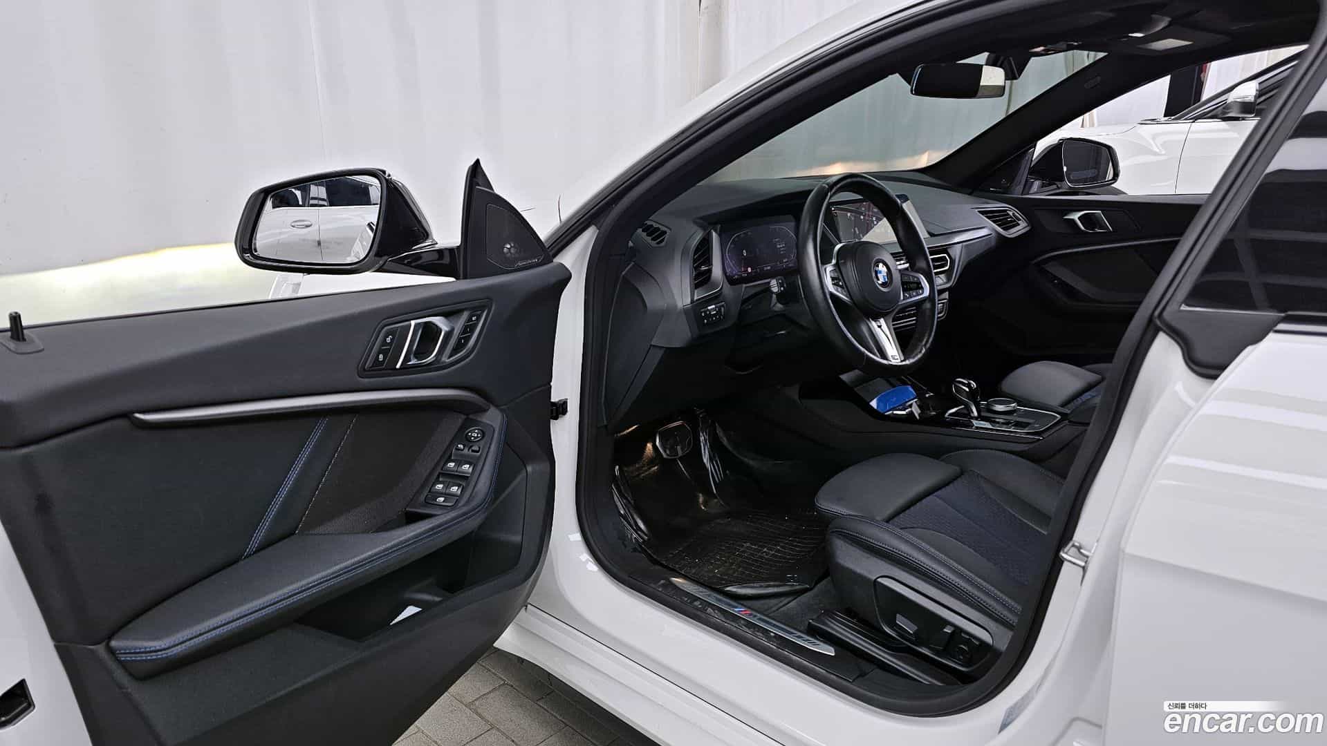 2-Series BMW 2023.8-INNER-010