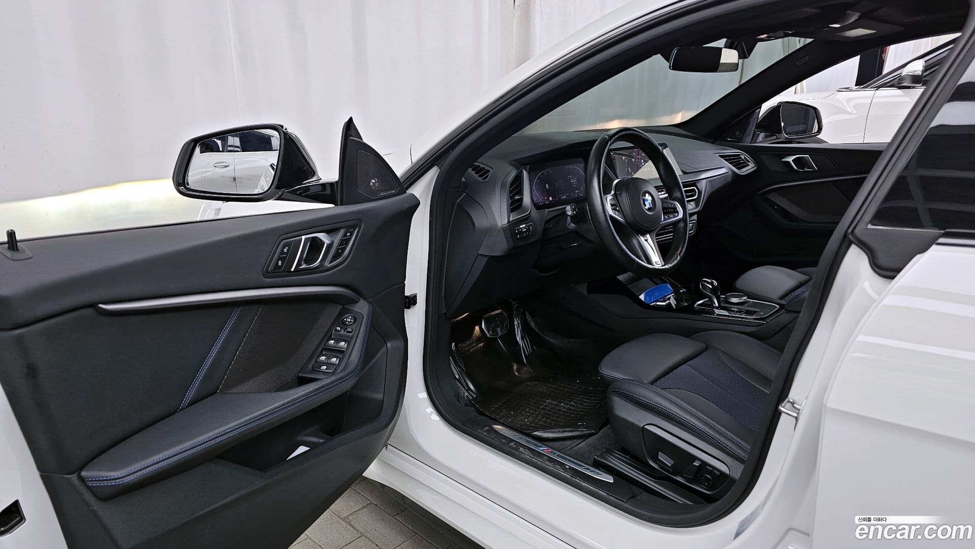 Main__Slider__Photo:2-Series BMW 2023.8-9