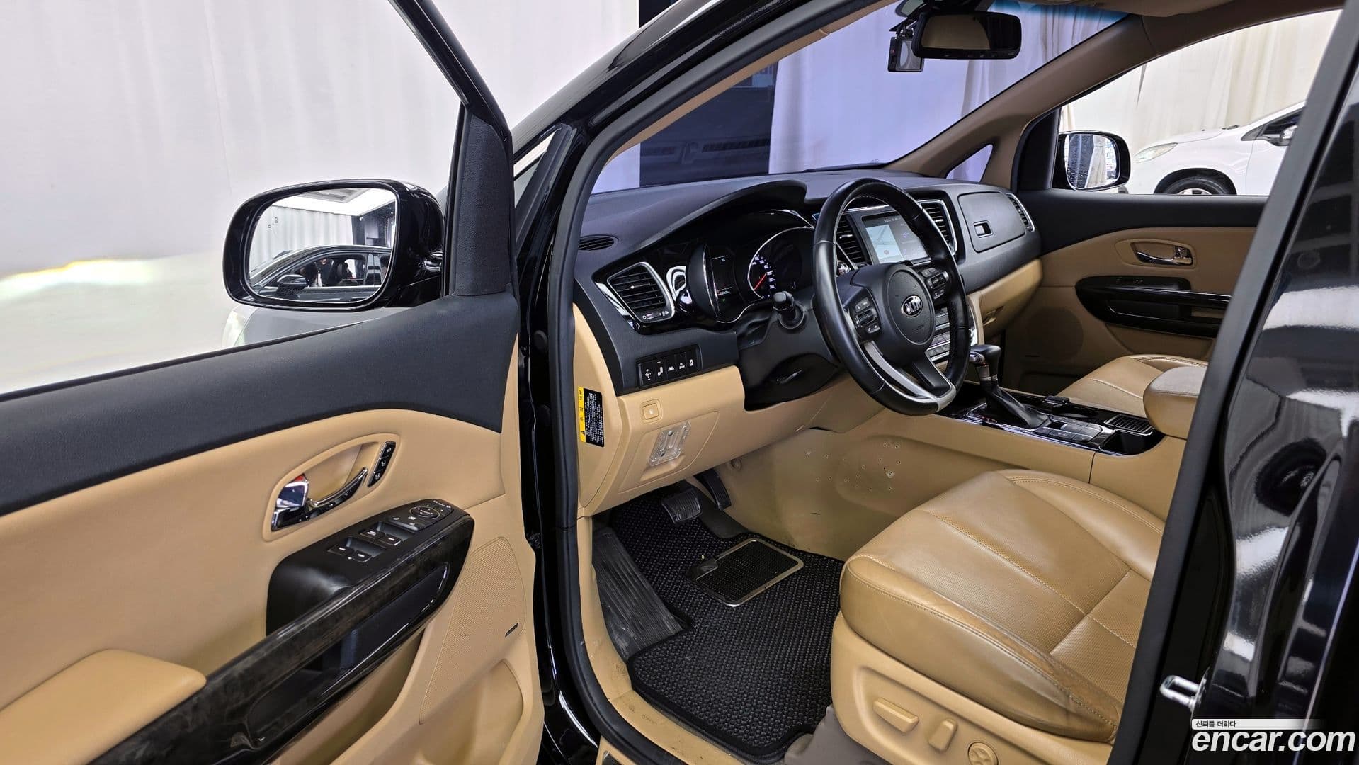 Main__Slider__Photo:Canival Kia 2018.6-9