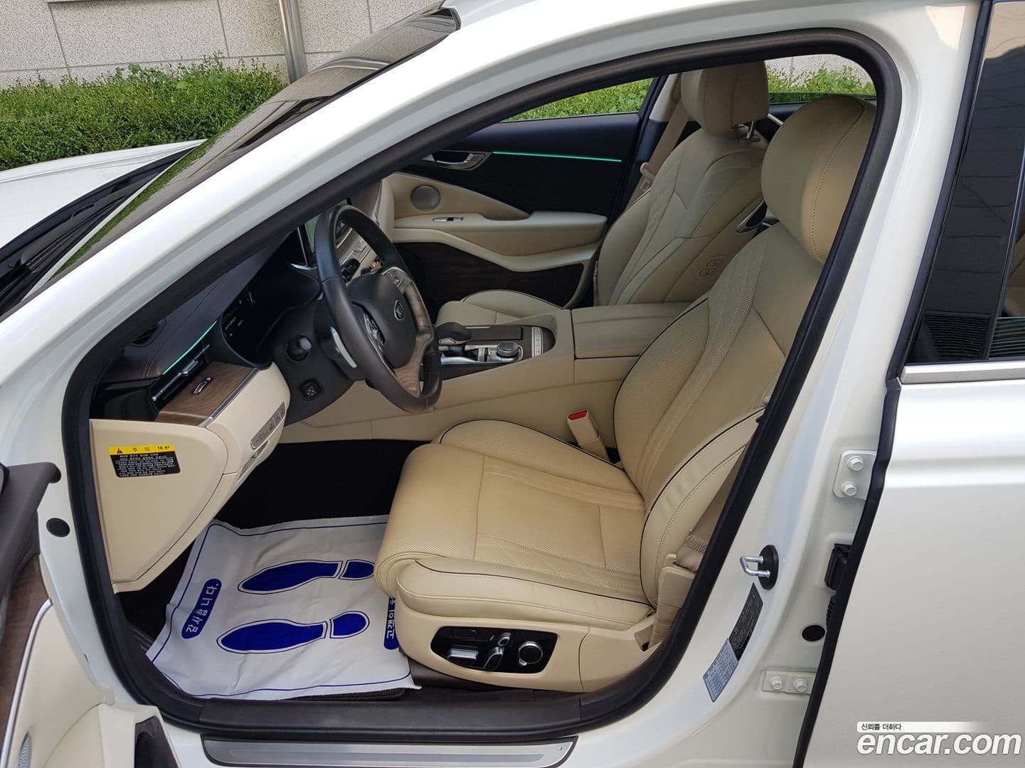 Main__Slider__Photo:K9 Kia 2019.0-9