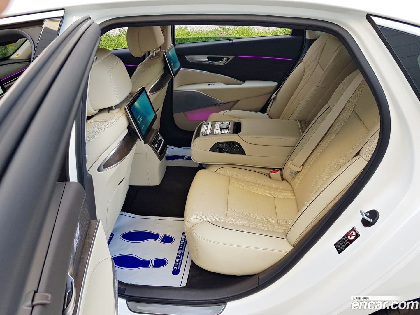 Main__Slider__Photo:K9 Kia 2019.0-15