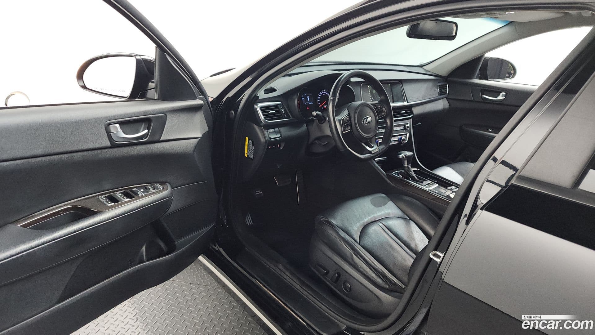 Main__Slider__Photo:K5 Kia 2017.2-9