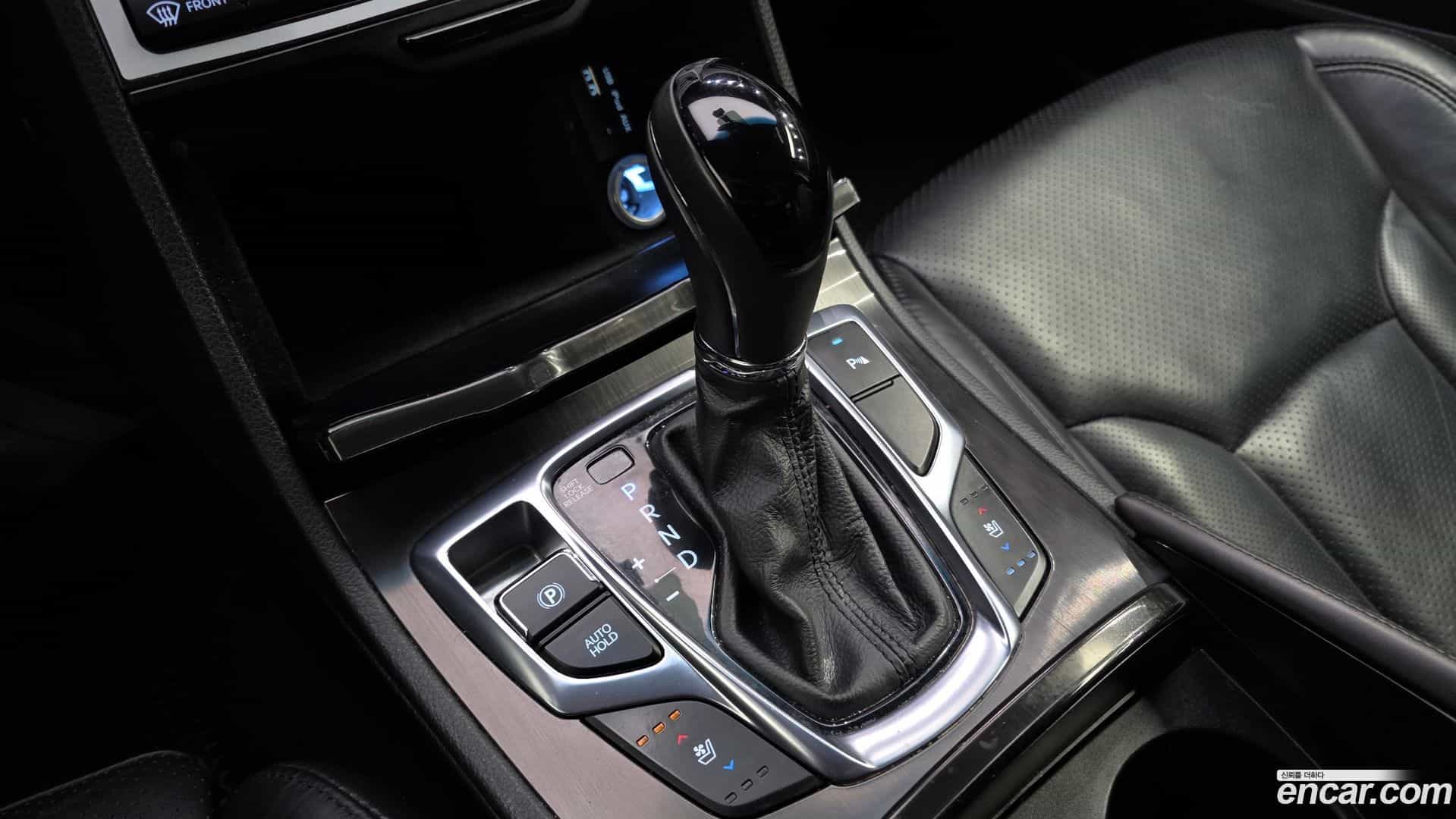 Grandeur Hyundai 2016.1-INNER-009